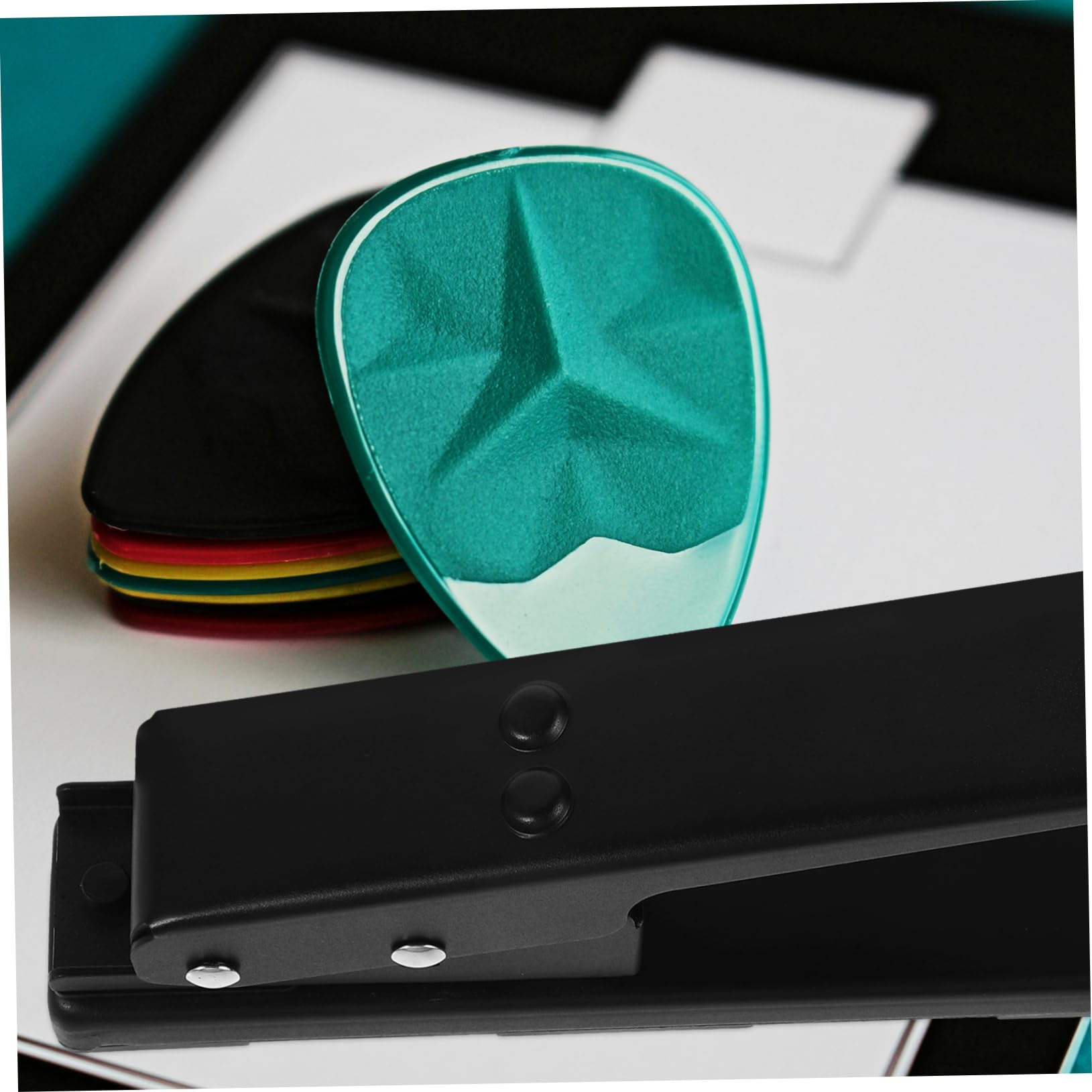 Punzone per Plettri per Chitarra Nero in Ferro, Kit | Creazione Personalizzata del Plettro, Produzione DIY Motivo, Accessorio Taglierina e Materiale