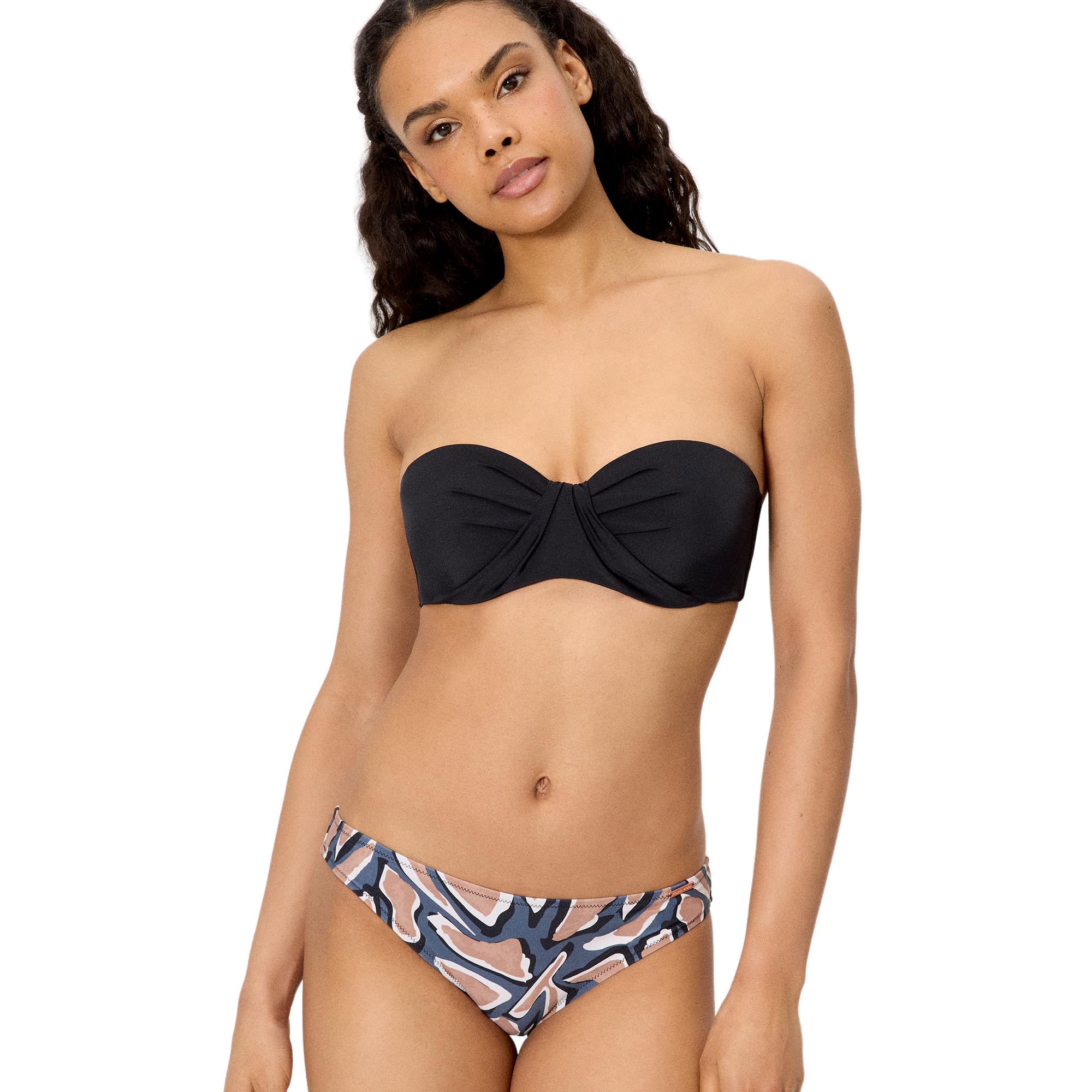 YSABEL MORA. Top Bikini Bandeau. Top Bikini Bandeau con Aro Y Relleno con Tirantes Desmontables Anudados Al Cuello Opción Sin Tirantes. Colección Beach.