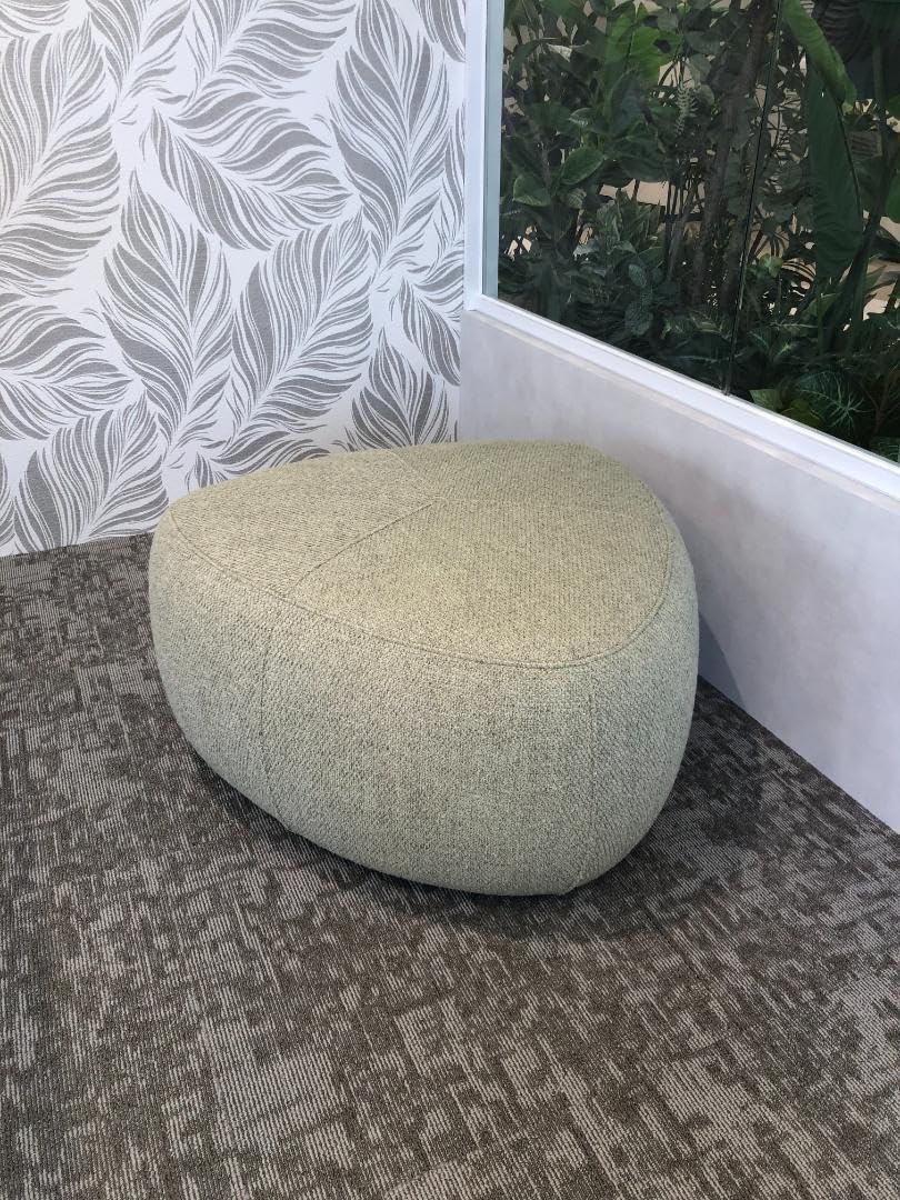 【美品/値引き可能】BoConceptBermudaフットスツールライトグリーン 美品/値引き可能】BoConceptBermudaフットスツールライトグリーン