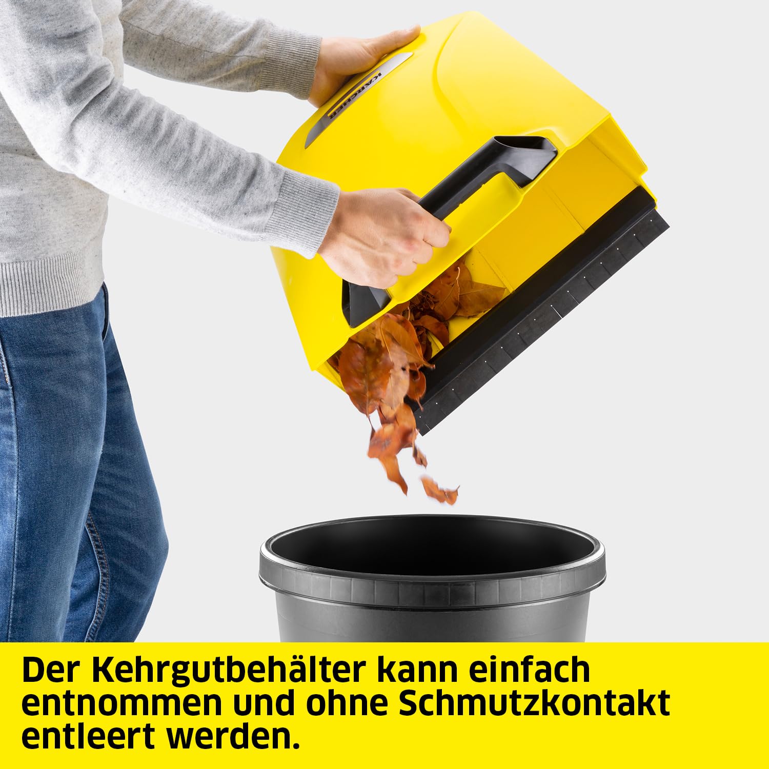 Kärcher Kehrmaschine S 4 Twin 2-in-1, gelb/schwarz | Max. Flächenleistung: 2400m²/h, 2 Seitenbesen, Kehrbehälter: 20 l, Arbeitsbreite: 680 mm