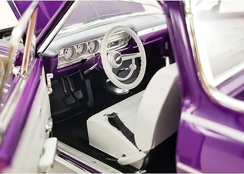 Miniatura 4 de 1965 Chevy El Camino SS Custom Cruiser Purple Met con gráficos blancos Edición limitada a 678 piezas en todo el mundo 1/18 Modelo de coche fundido a