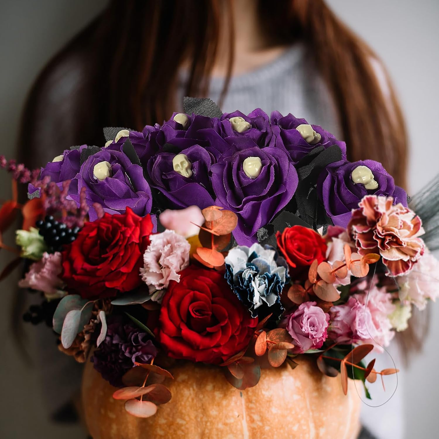 Operitacx Halloween Artificial Rose with Skull Decor, 10pcs Purple Creepy Faux Flowers for Halloween Party, Dark Style Home Decoration, Simulated Skull and Rose Arrangement