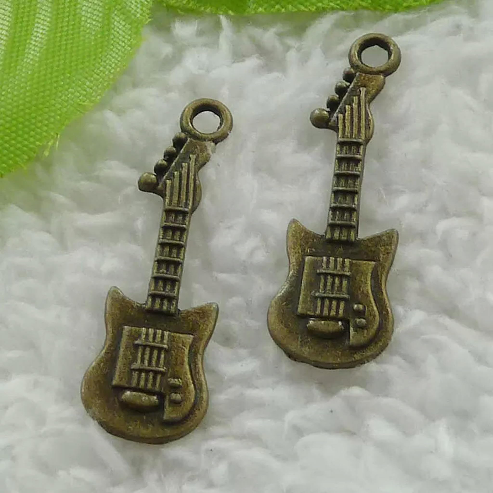 Pendentif Guitare en Bronze B3176 pour la création de bijoux DIY - Lot de 220 pièces
