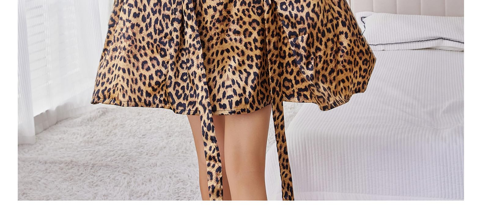 Genérico Bata Tipo Albornoces Kimono de Satén de Lujo para Mujer,Ligera con Cuello en V,Sexy con Estampado de Leopardo,Ideal para Bodas,Novias,Ropa de Dormir de Seda para Estar en Casa.