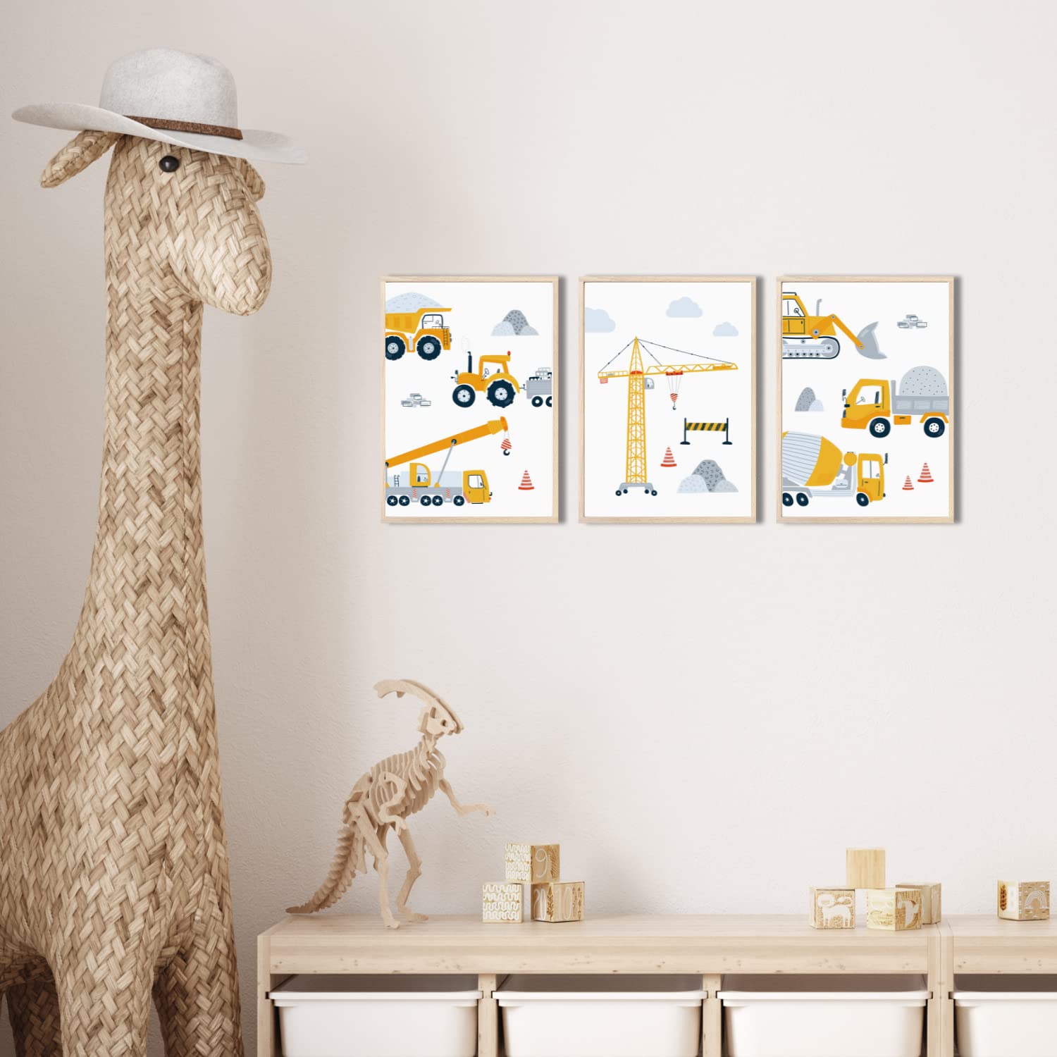 MeinBaby123 Obrazy pojazdów budowlanych, zestaw 3 sztuk, DIN A4, koparka, dźwig, maszyna budowlana, wywrotka, plakat do pokoju dziecięcego, dekoracja pokoju dziecięcego dla chłopca (koparka V1)