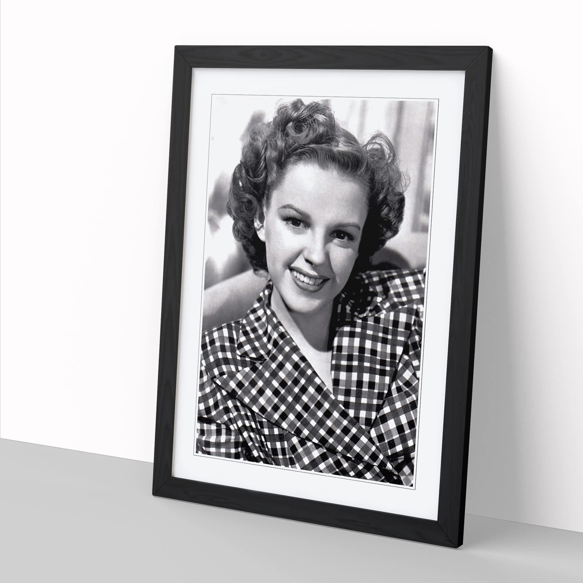 Judy Garland No.4 Modern Framed Wall Art Print, Ready to Hang Picture for Living Room Bedroom Home Office Décor, Black A3 (34 x 46 cm) - Image 3