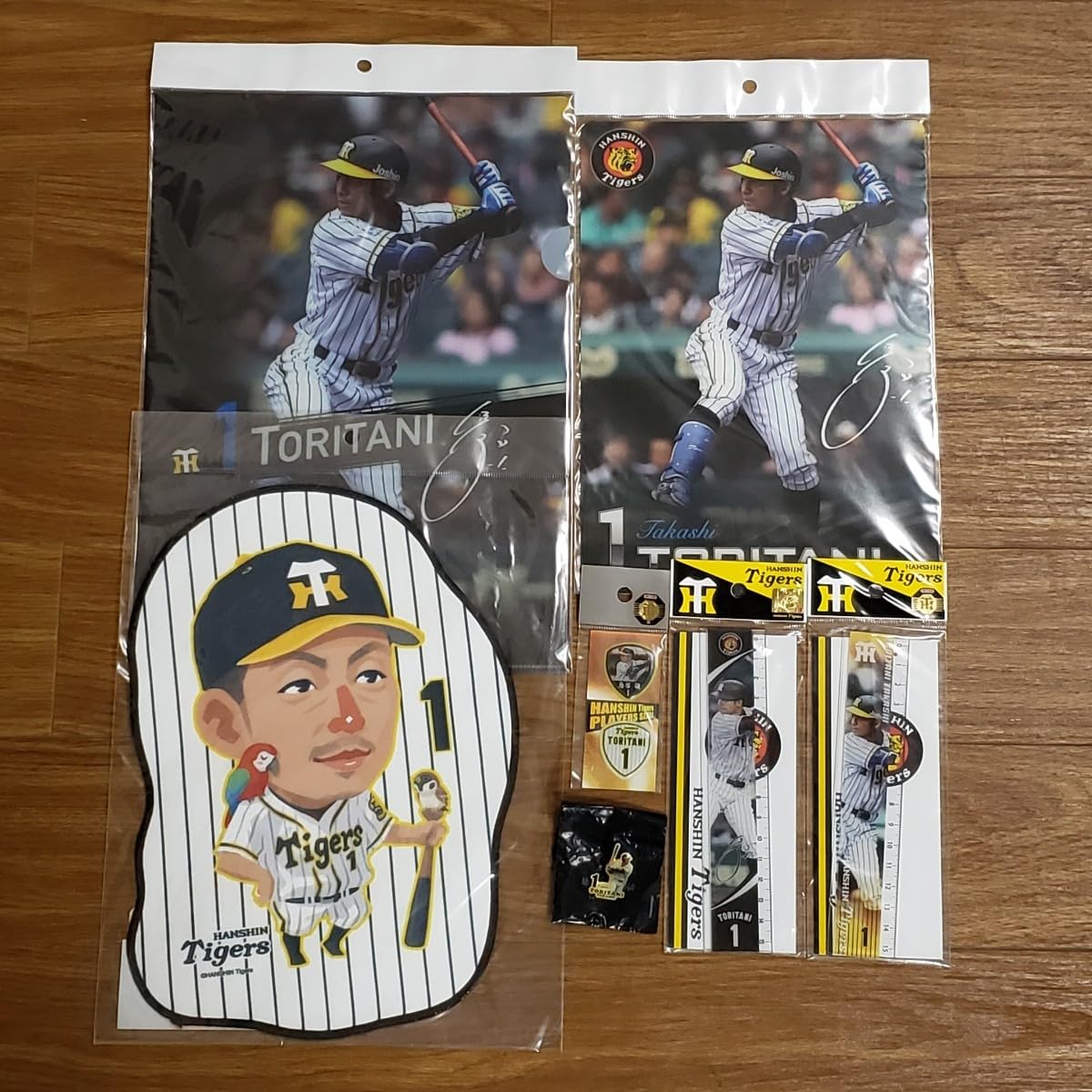 Amazon.co.jp: 阪神タイガース 鳥谷敬 グッズ タオル クリアファイル等