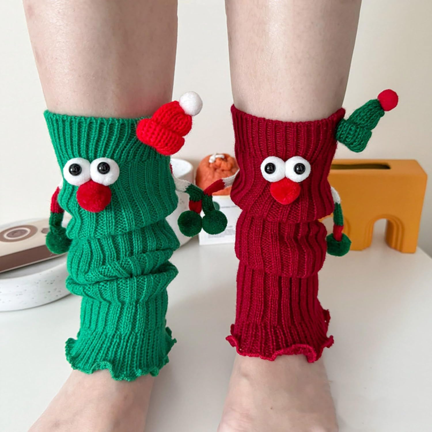 Christmas Holiday Leg Covers 3D Santa Hat Dolls Hand Holding Leg Warmers Socks with Big Curious Eyes for Women Festi
