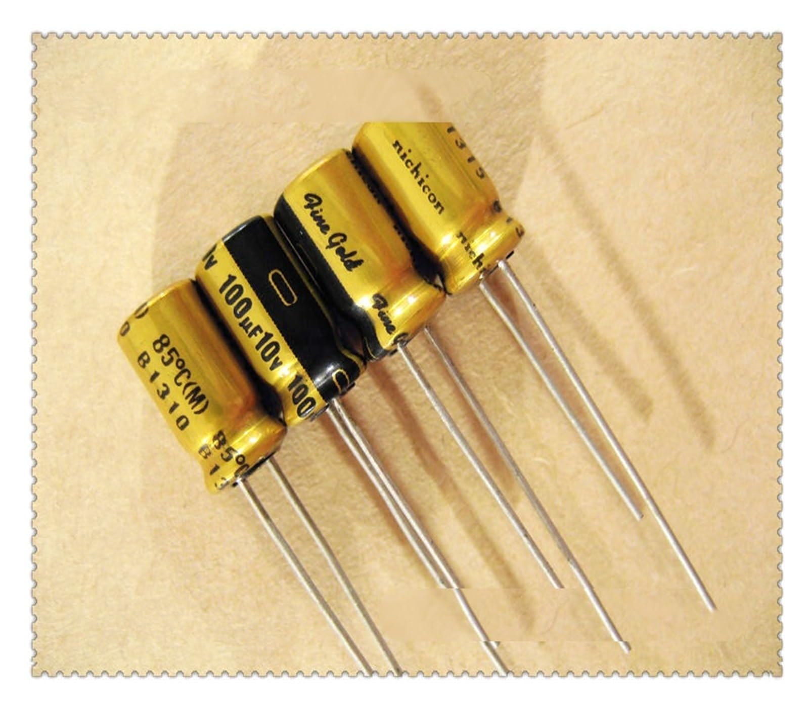 20PCS Condensateur électrolytique audio FG 100uF 10V 10V100UF pour circuits électroniques