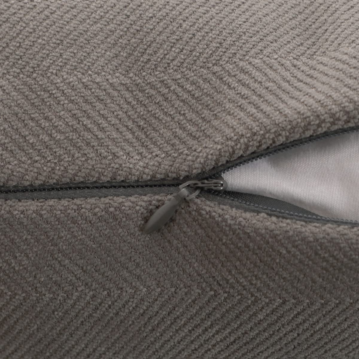 AMBERIS 2 Pillowcases (45×45cm)(without Insert) Grey, Modern Style 2 Pillowcases (without Insert) for Home Hotel Decorations - Image 3