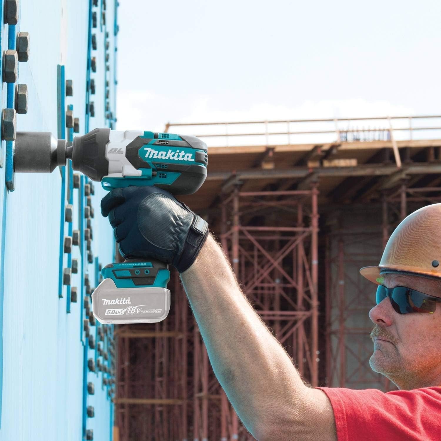 Makita XWT08Z-R 18V LXT Lithium-Ion Brushless High Torque 1/2 in. Square Drive Impact Wrench (Tool Only) (Renewed)