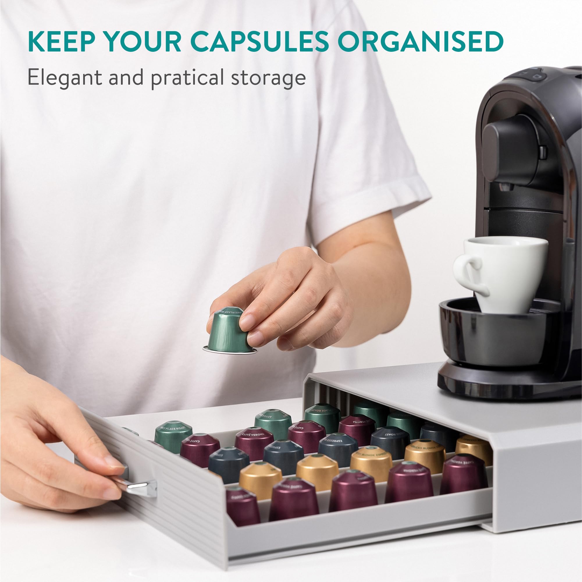 Nespresso エスプレッソマシン シルバー33555円の品。ケースはおまけ Nespresso エスプレッソマシン シルバー33555円の品。ケースは