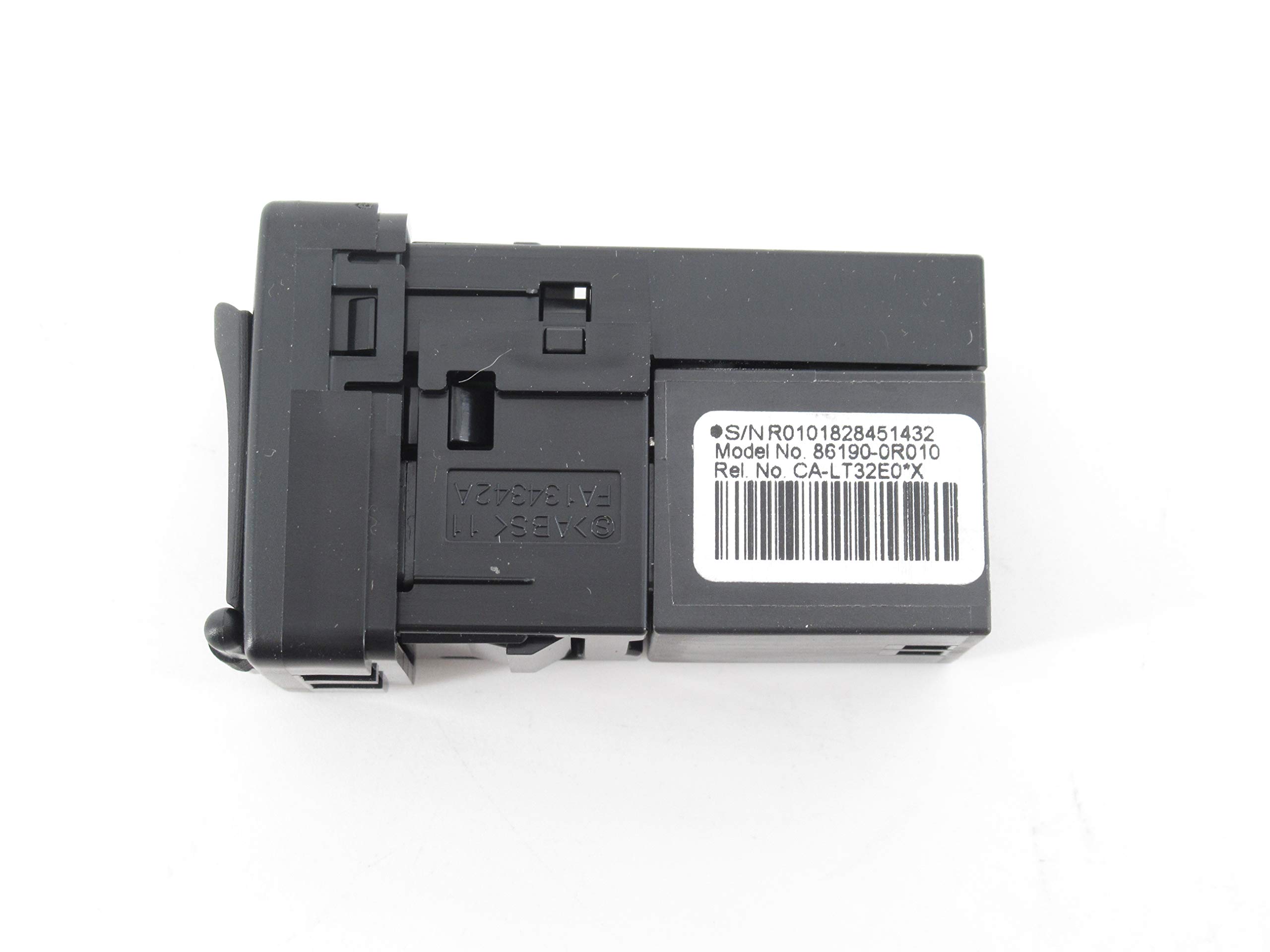 Amazon | トヨタ ステレオアダプター - 86190-0R010 | カセット