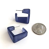 Vista 3 de Denim Blue Frosted Lucite Geometric Square Hoop Earrings