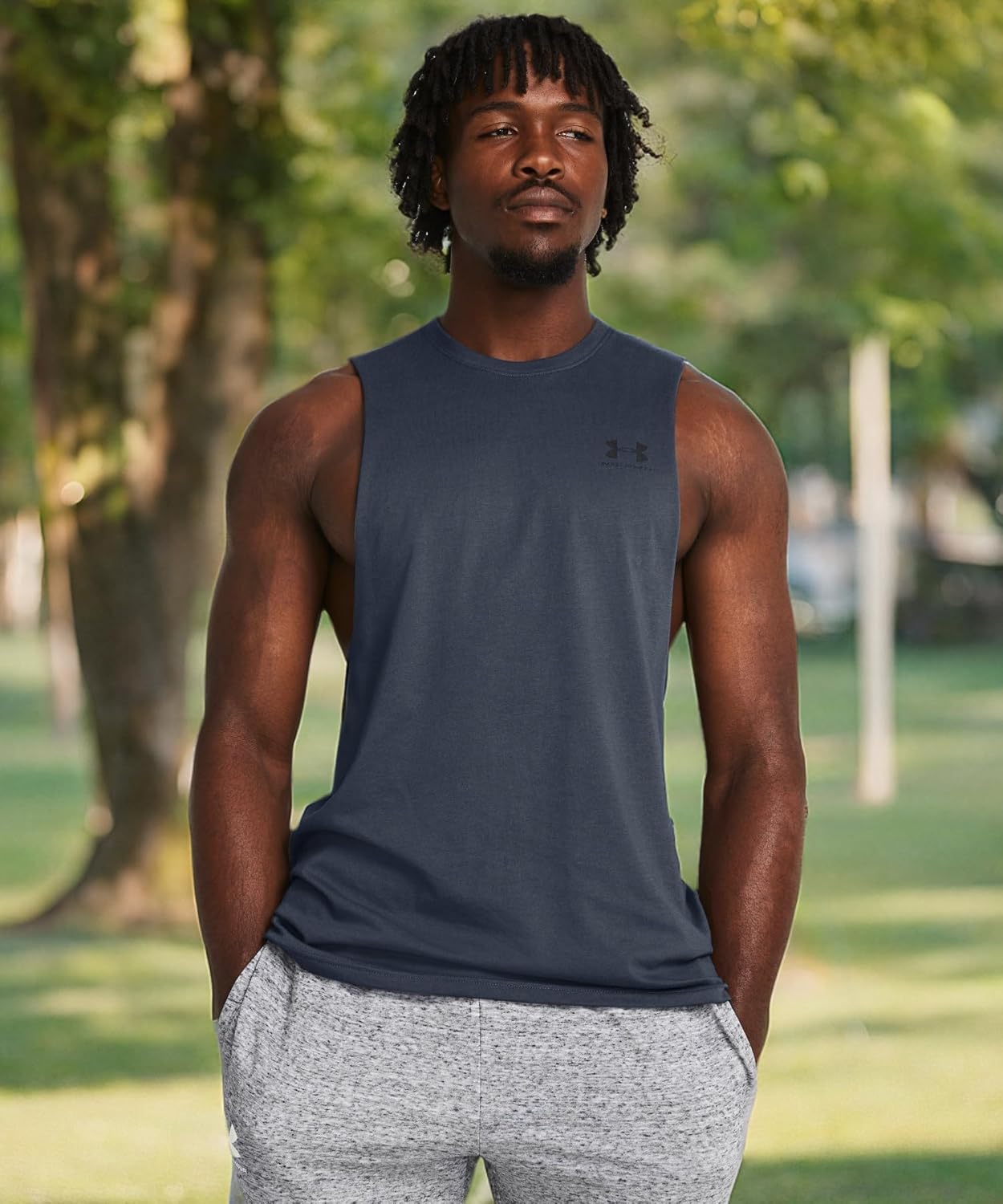 Under Armour Men's Sportstyle Left Chest Cut-Off T-Shirt - Image 5