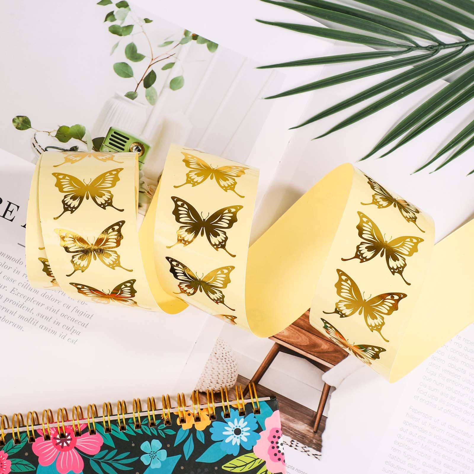 500 Adesivi A Farfalla Dorati - Per Buste, Inviti E Regali | 4x3 Cm | Autoadesivi E Luminosi - Foto 2