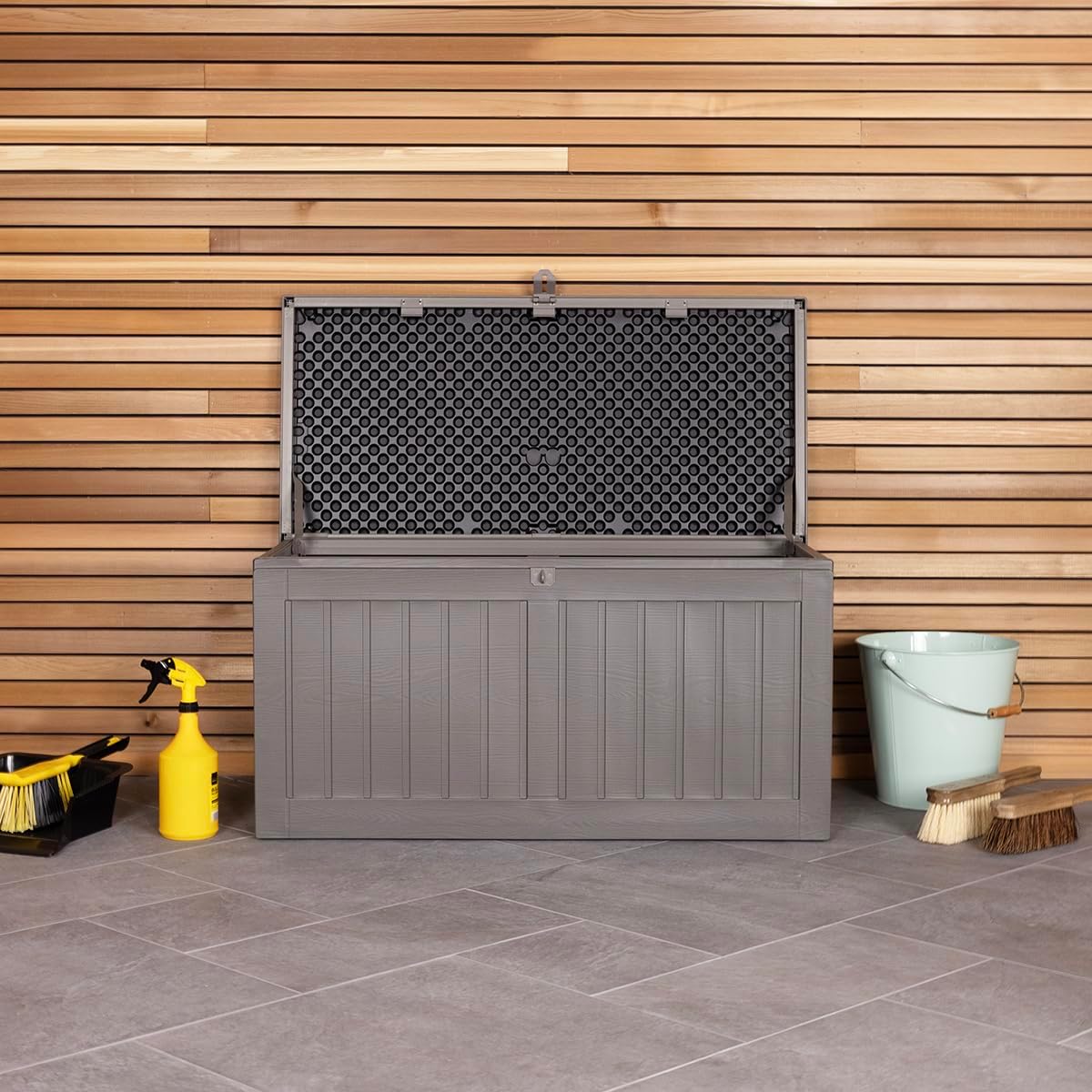 CHARLES BENTLEY, 190L, Outdoor, Garden, Plastic, Storage Box, Grey Body, 2 Plastic Straps, Padlock Hasp, Plastic Close, Sturdy PP Vacuum, Indoor, Outdoor, Steel, Storage Chest (96cmx49.3cmx45.8cm)