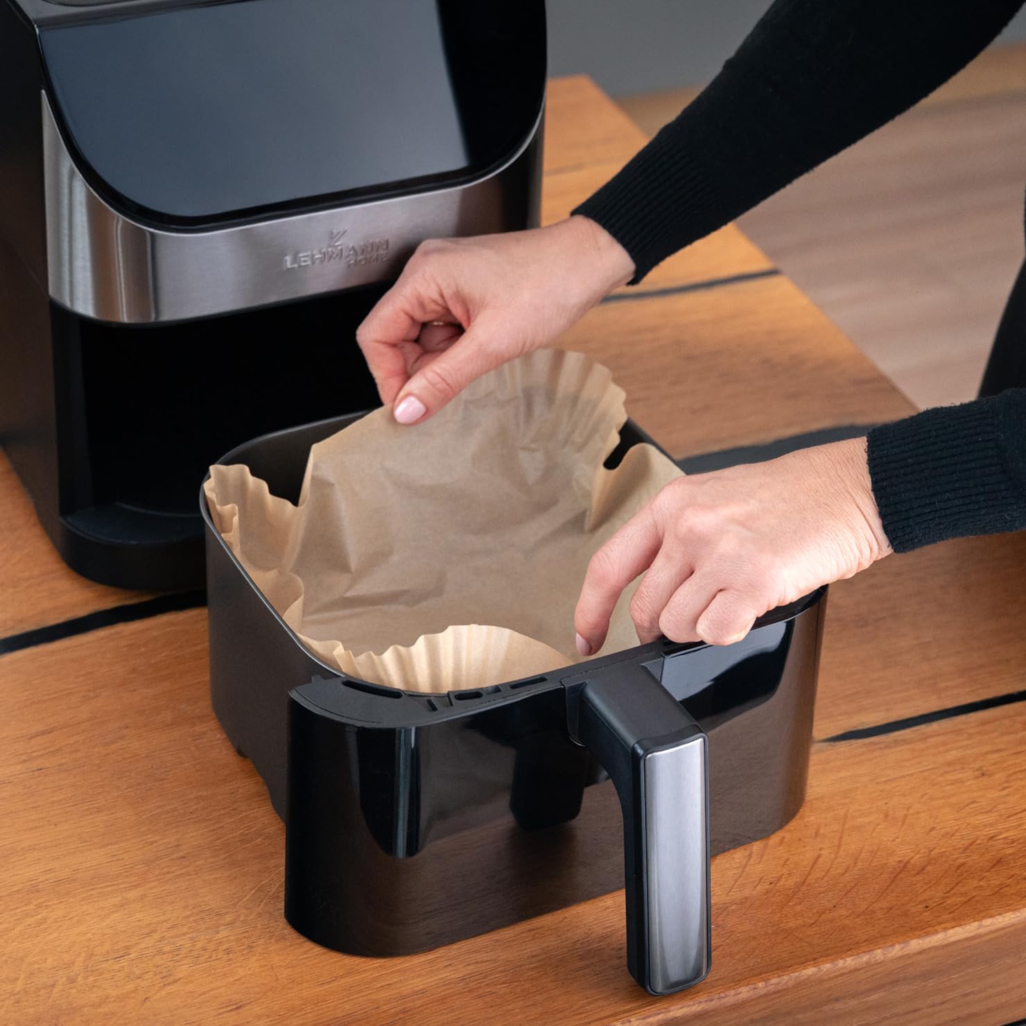 LEHMANN 100 sztuk papieru do pieczenia do frytkownicy na gorące powietrze z koszem o pojemności 4,5–8 l, kwadratowy 23–27,4 cm, nieprzywierający i odporny na olej, papier do pieczenia do frytkownicy