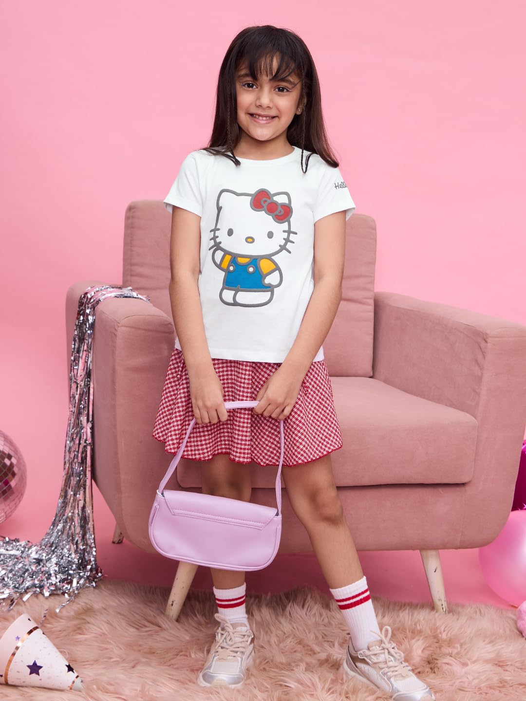 The Souled Store Camiseta oficial de Hello Kitty: Kitty White para niñas, manga corta, cuello redondo, estampado de ajuste regular, de algodón