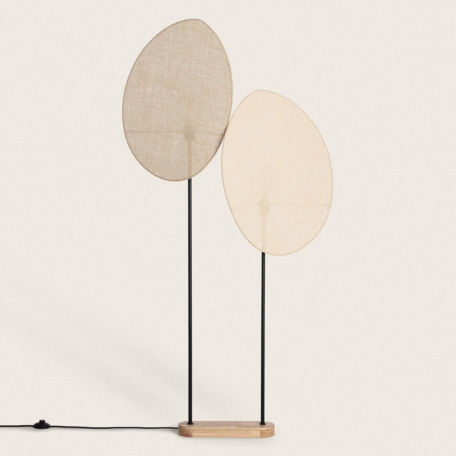 LEDKIA Lampada da Terra Metallo e Tessuto Elliptica Nero | Compatibile con Lampadina E27 220-240V | Design Ovale Versatile per Ogni Stile