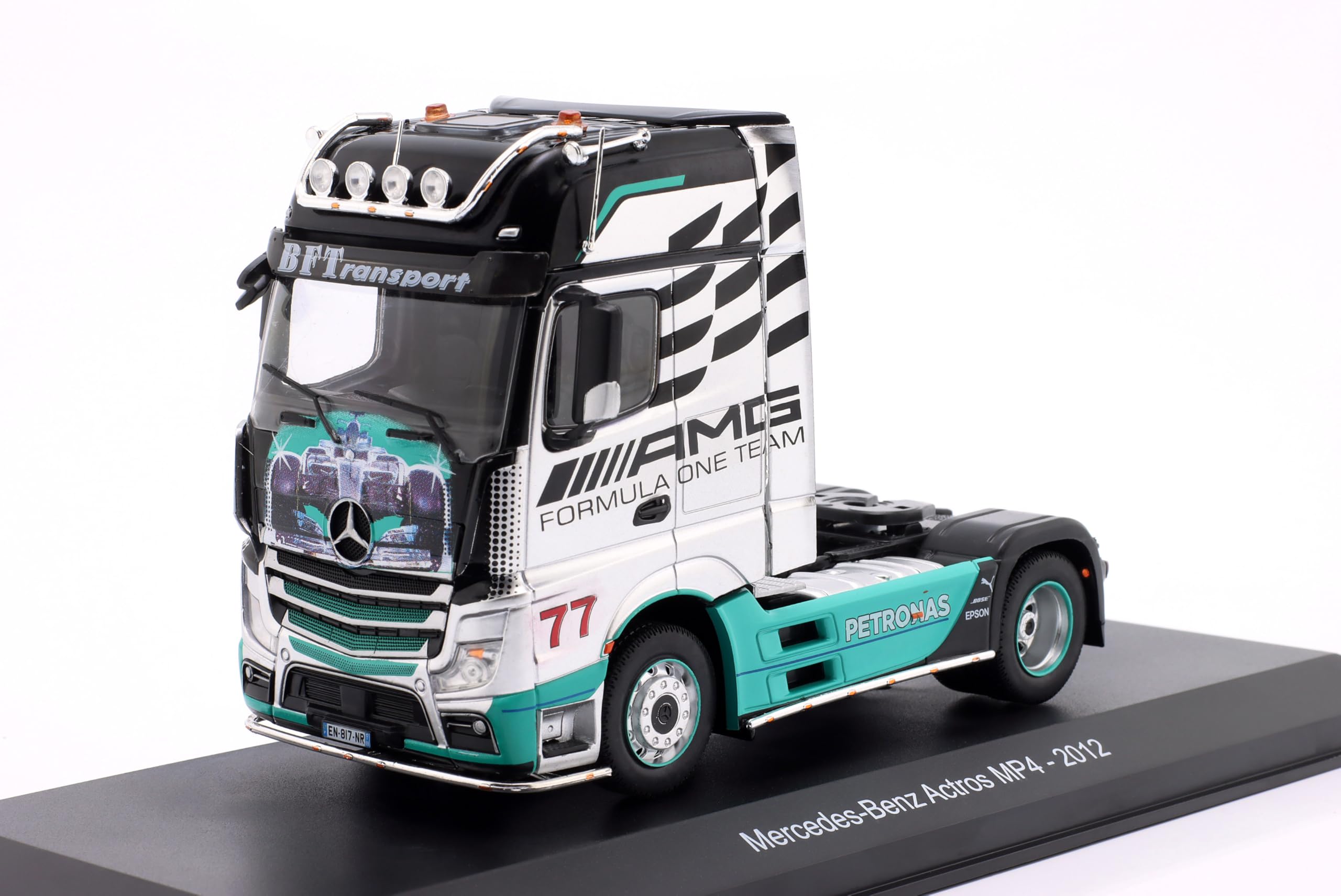 OPO 10 Camión a Escala 1/43 Compatible con Mercedes-Benz Actros MP4 2012 AMG Petronas F1 Team Tractor Hachette IXO CT003