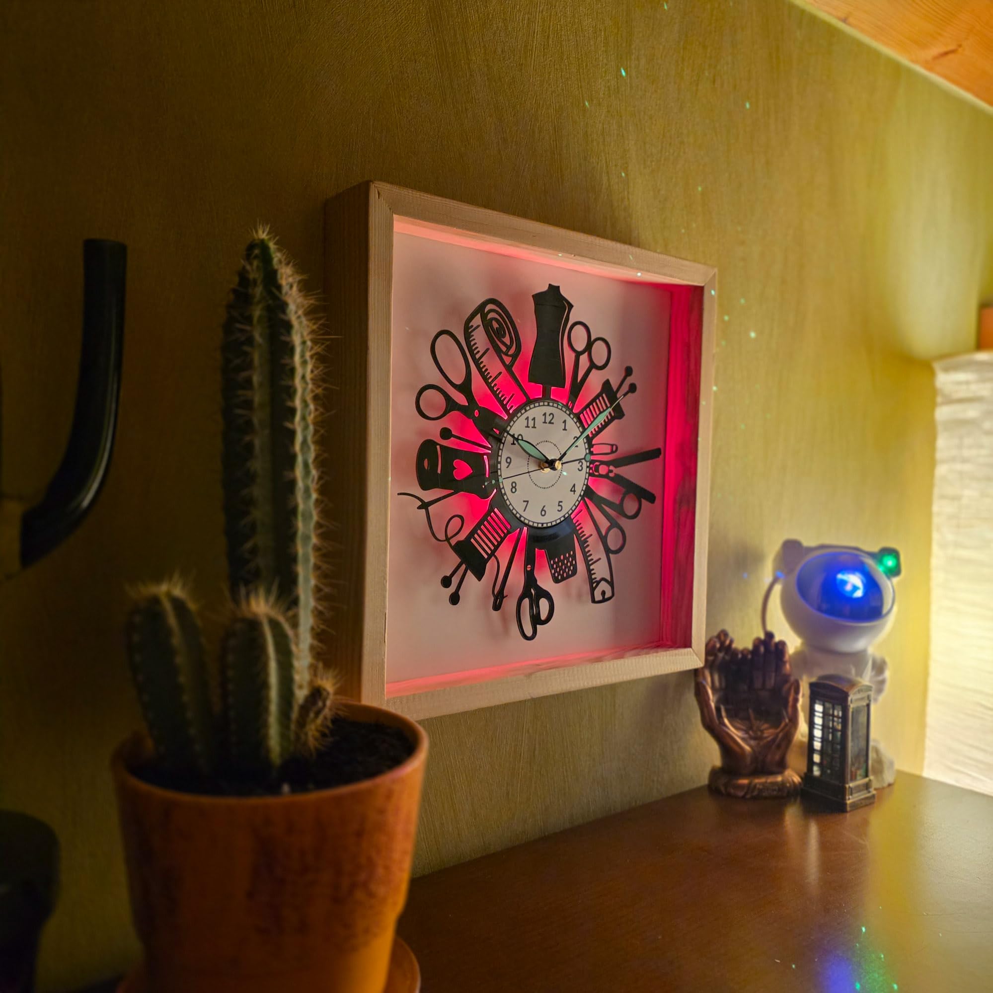 Zegar ścienny do maszyny do szycia LED RGB drewniana rama 35 x 35 cm płyta winylowa dekoracyjny zegar ścienny prezent urodzinowy dla krawcowej krawiectwa do szycia studia rzemieślniczego