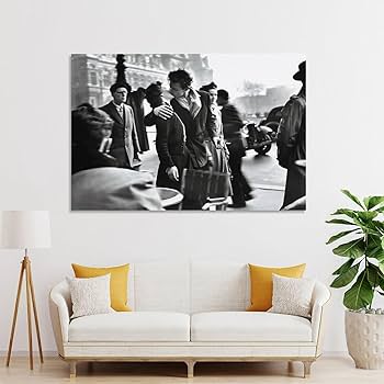 Amazon.co.jp: ロベールドアノー Robert Doisneau パリ 市庁舎前 キス