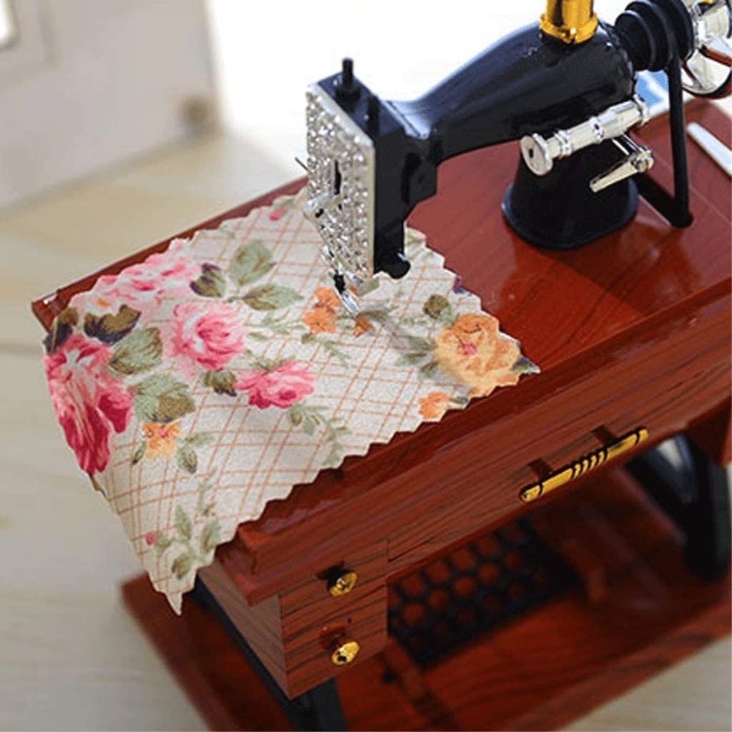 Caja de música Caja De Musica Niña Caja De Música De Máquina De Coser Caja De Música De Decoración De Plástico con Cajón para Cumpleaños De Navidad Caja Musical Personalizada(17 * 10 * 22cm)