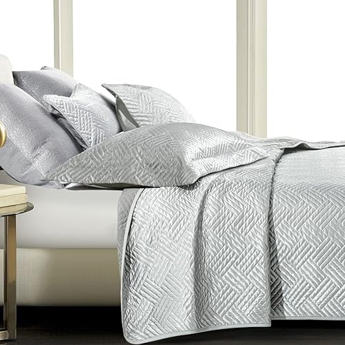 NTBAY King Silk Satin Quilt Set, Geometric Pattern Bedspread Luxury
