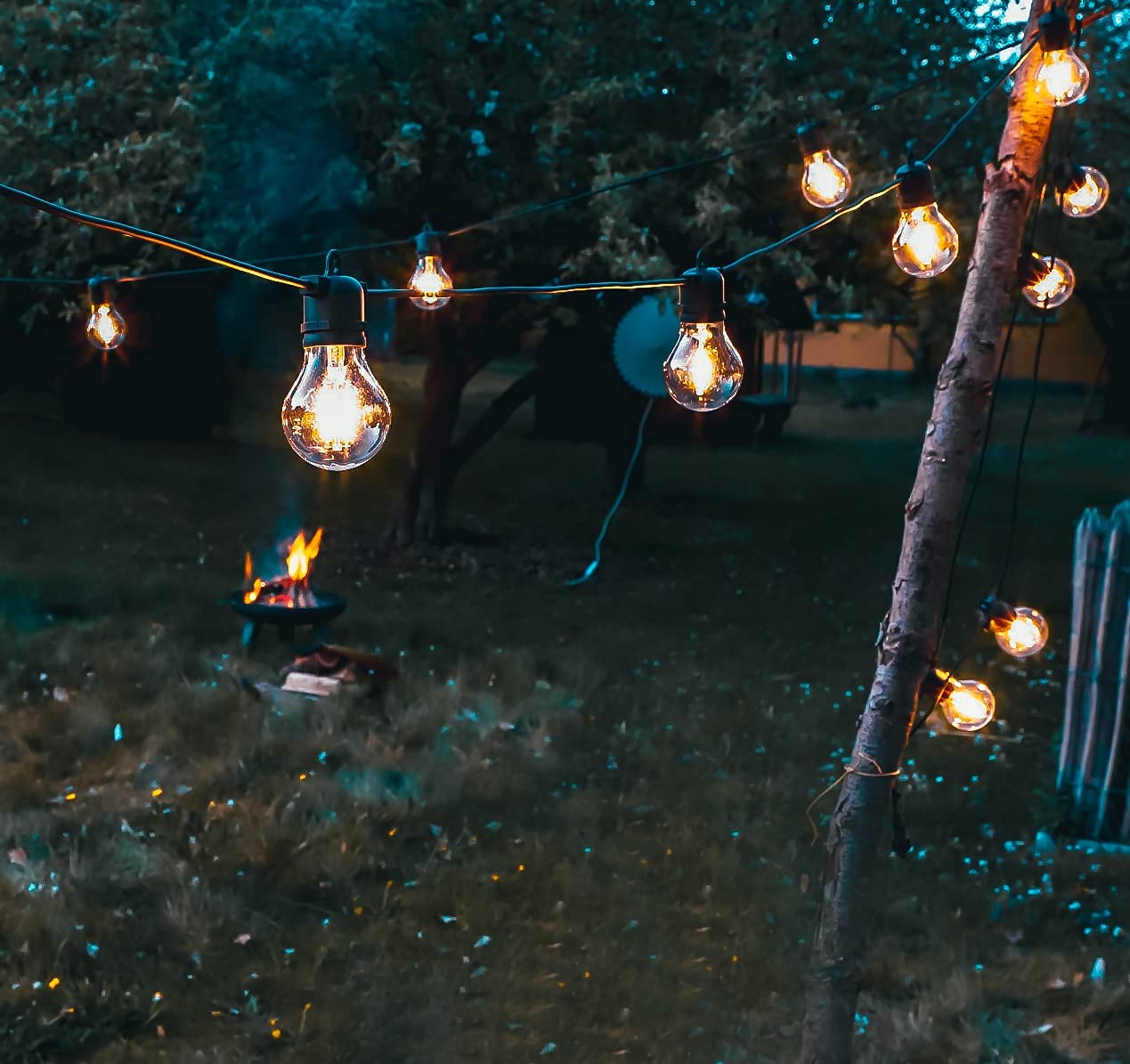 hellum LED Party Lichterkette außen dimmbar mit Timer, LED Glühbirnen Lichterkette mit Fernbedienung beleuchtete 4,5m, 10 Lampen Bunt Partybeleuchtung für Biergarten Zimmer 523201