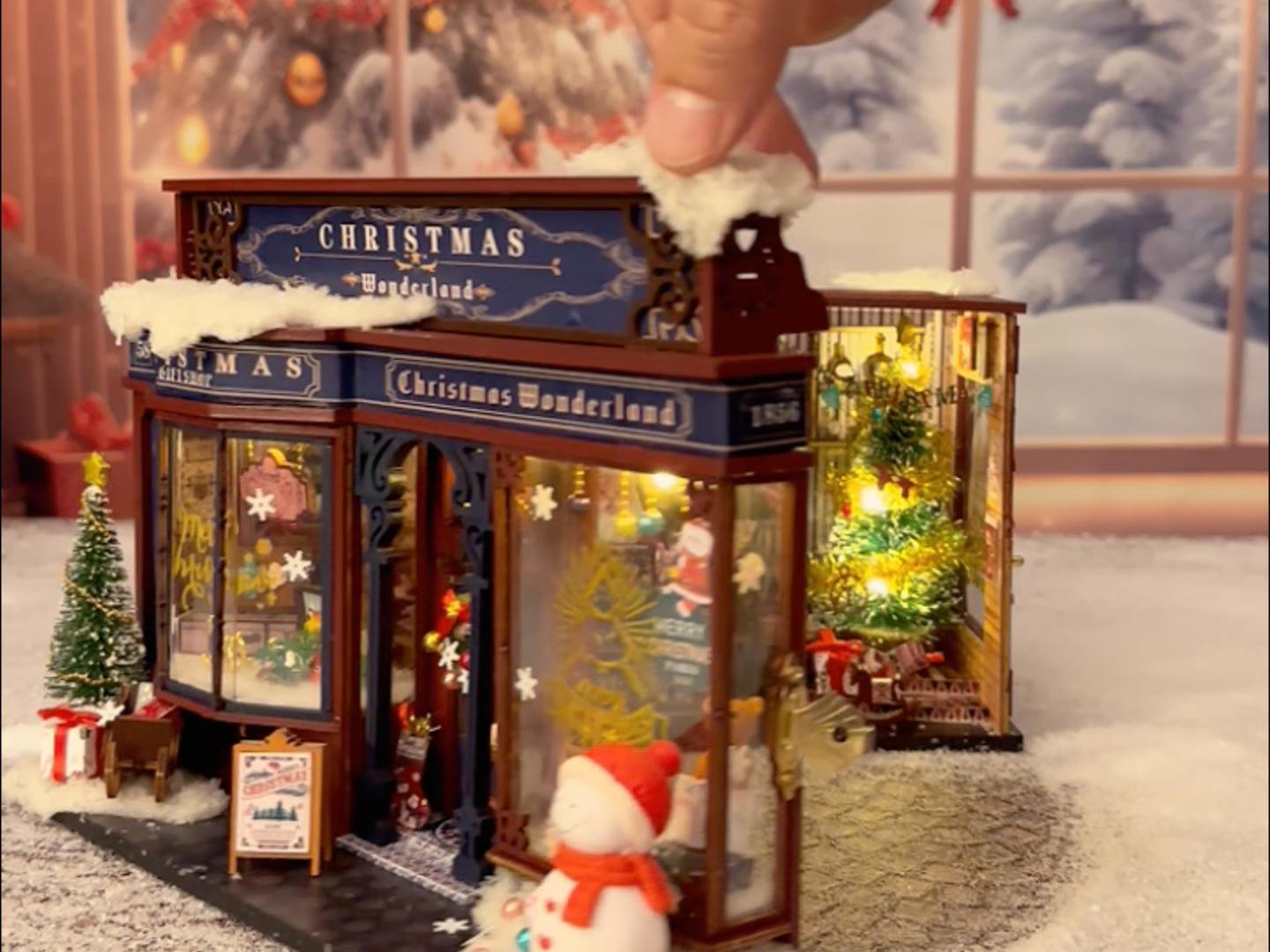 Amazon.com: fifijoy Christmas Miniature Dollhouse Kit, DIY