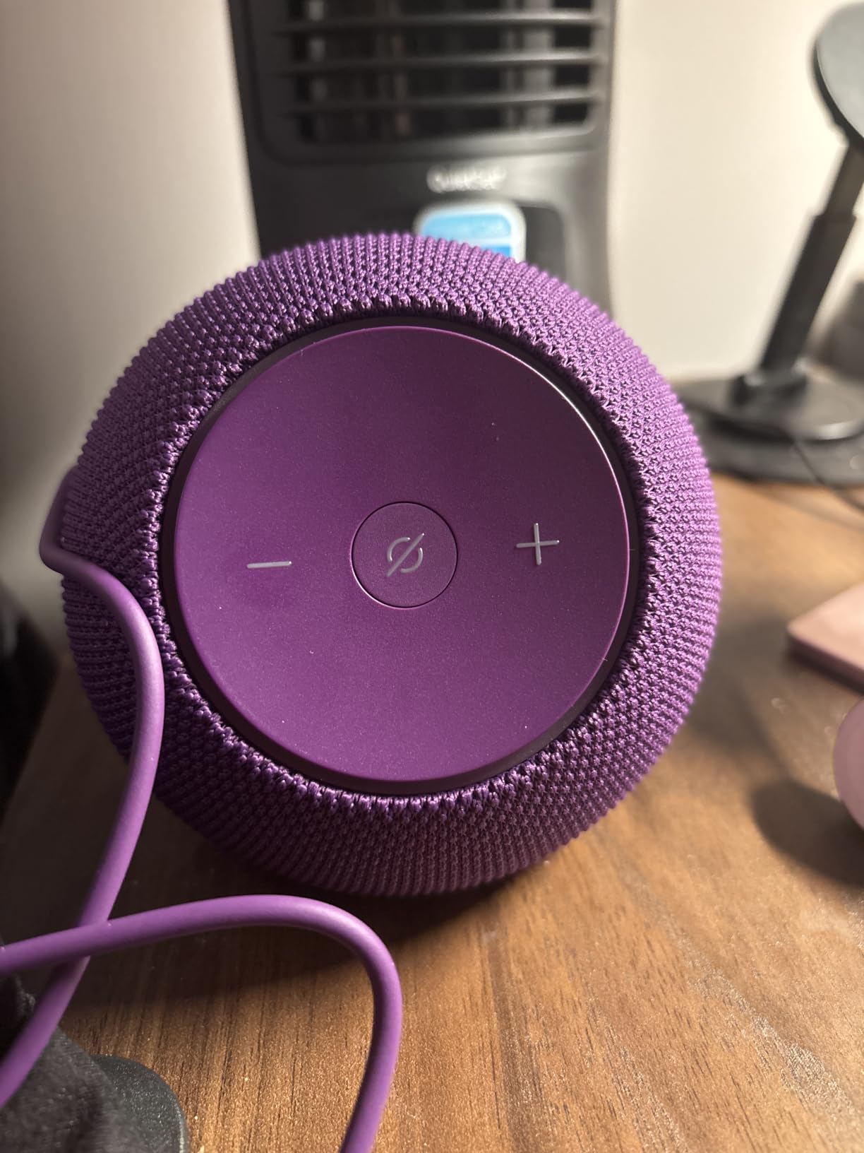 Echo Dot Max packaging and accessories