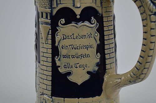 Miniatura 9 de Essence of Europe Gifts 0.6 litros | OktoberfestHaus - Jarra alemana con tapa Das Leben Ist Ein Wurfelspiel Wir Wurfeln All Tage (La vida es un