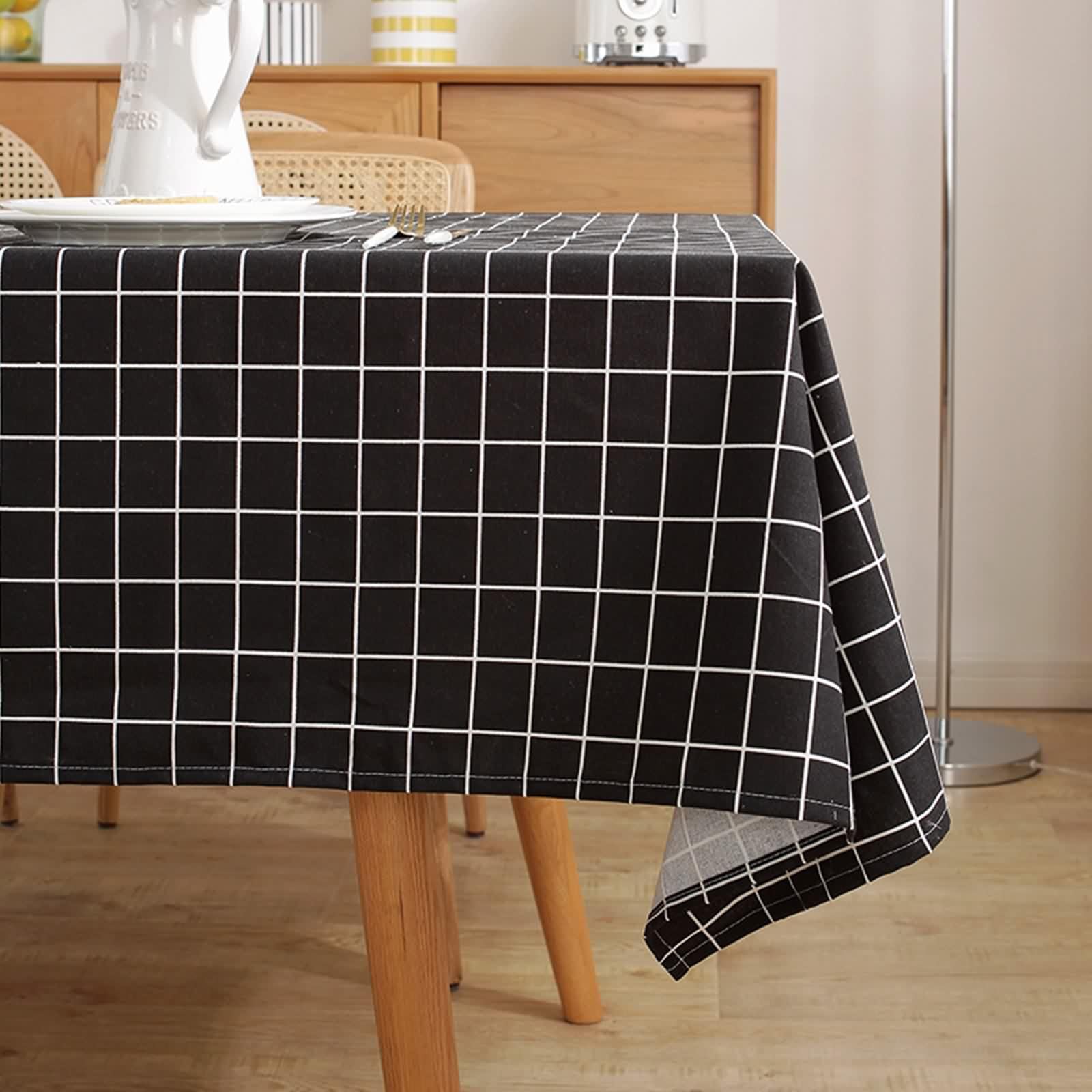 Nappe rectangulaire de table pour intérieur à carreaux et pompon