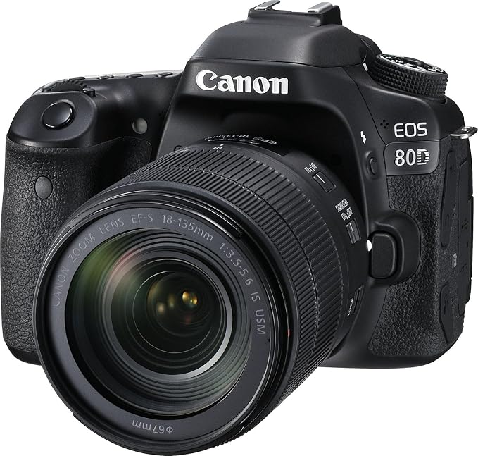 Canon EOS 80D con lente EF-S 18-135mm estabilizado miniatura 4