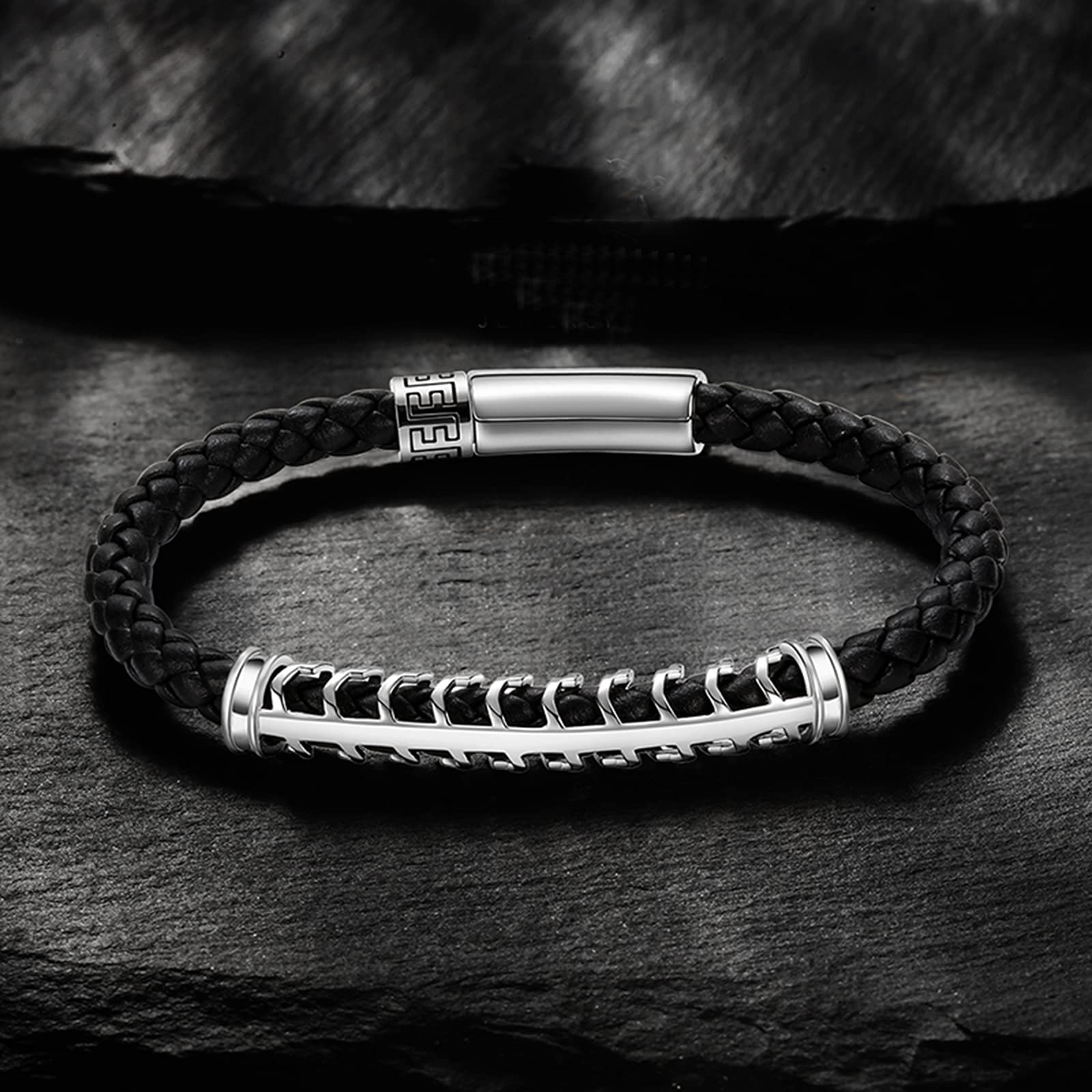 LYGXWJFC Pulsera de Cuerda Trenzada de Cuero Genuino de Plata de Ley 925 para Hombre, Brazalete clásico Hecho a Mano, Bandas Punk de Motociclista, joyería con Dije de protección Pulida, Cierre de