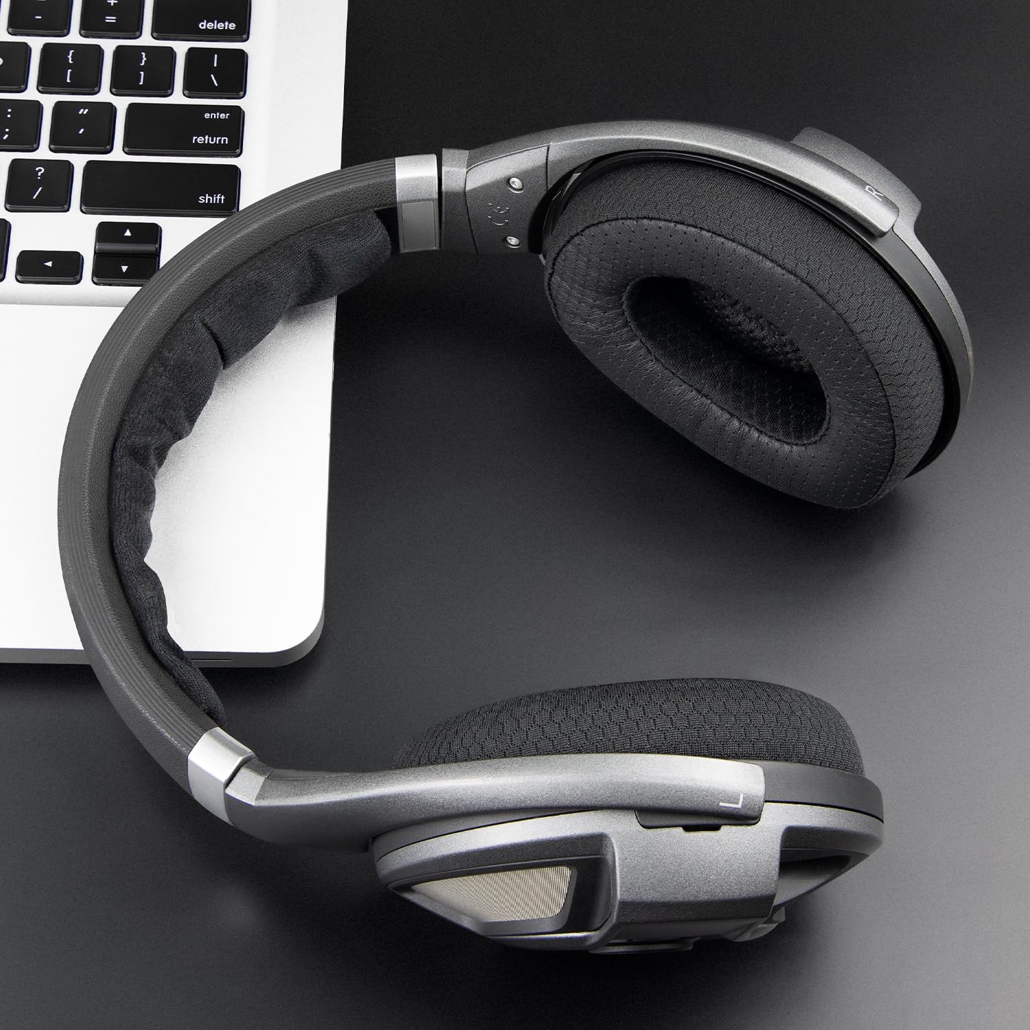 SOULWIT Lammfell Ersatzpolster Ersatz Ohrpolster für Sennheiser HD700 HD 700 Kopfhörer, Polster mit langlebigem Mesh-Gewebe, Noise-Isolation-Gedächtnis-Schaumstoff