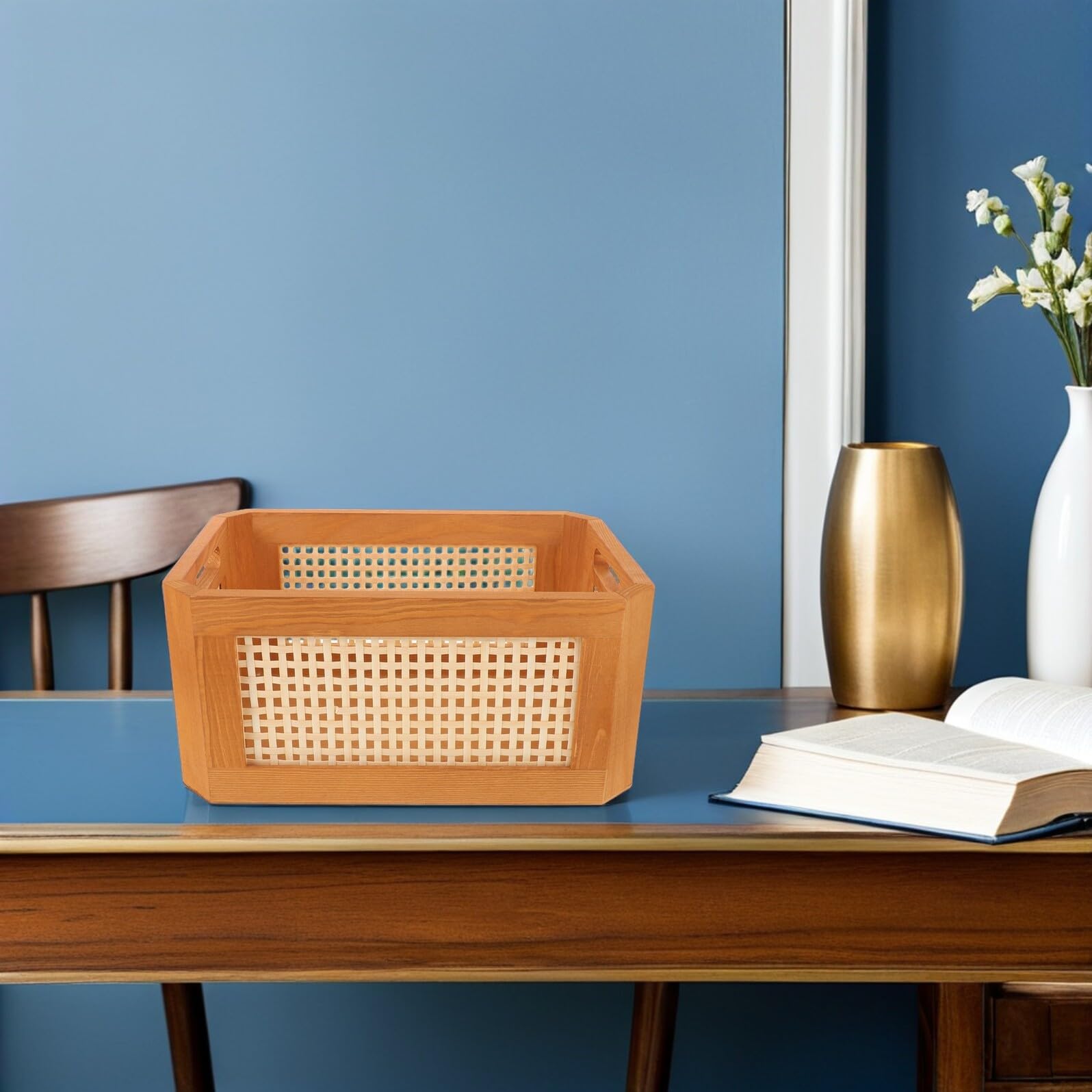 Geflochtener Aufbewahrungskorb aus Rattan Mittlerer Retro Organizer mit Griff Atmungsaktives Hohles Design für Bad Schlafzimmer und Büro 30 X 20 X 14cm