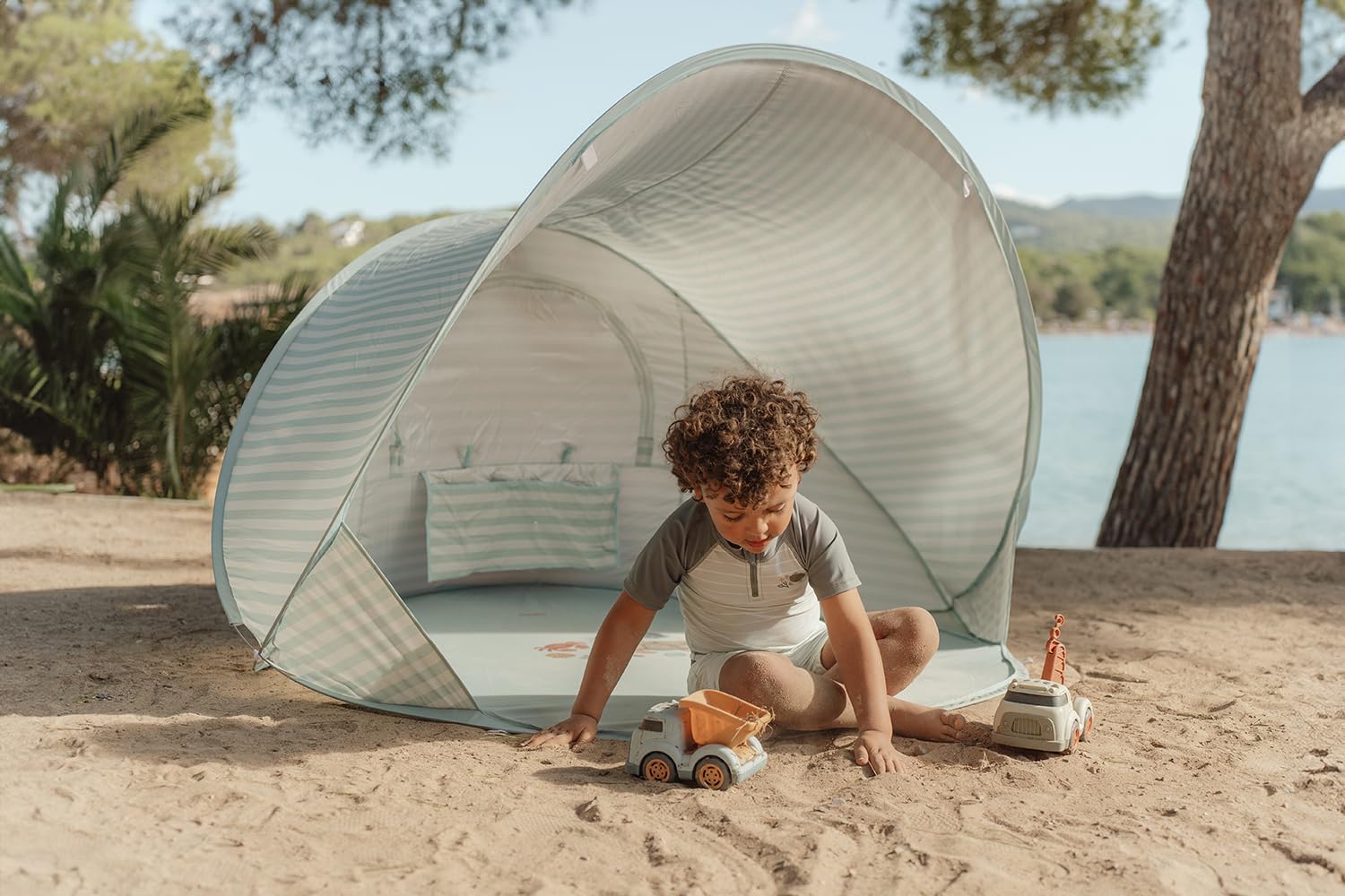 Little Dutch Beach Tent 122x110x122cm - Green - UPF 50+ - Portable Freestanding Shelter - Beach Activities
