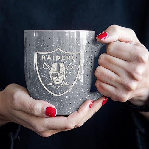 Miniatura 276 de Rico Industries, NFL Football - Taza de café de 16 oz de cerámica moteada, grabada con láser y de color de los equipos de fútbol americano de la NFL