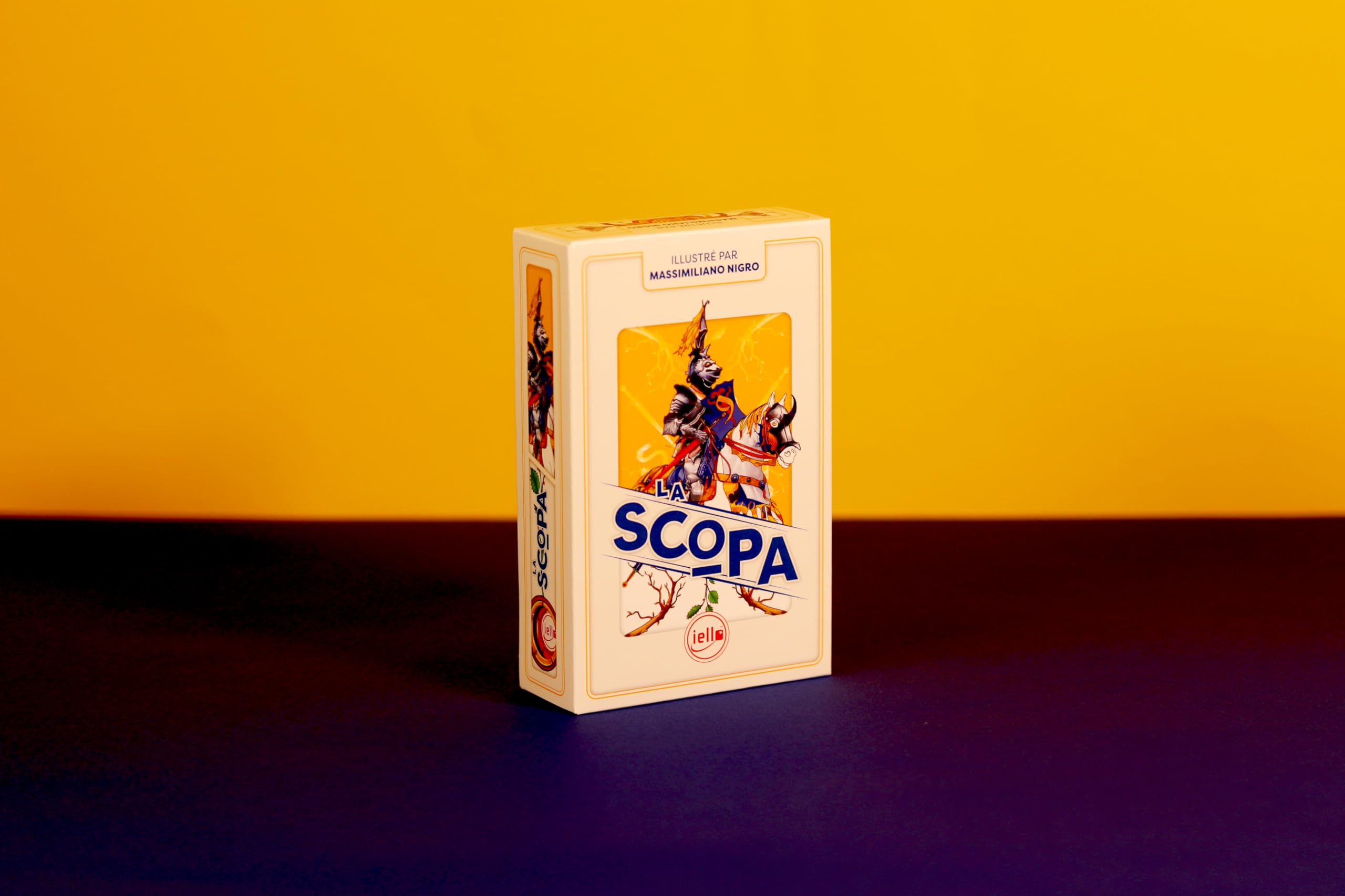 IELLO Tradycyjne karty: Scopa | Klasyczna Włoska Gra | Grafika Premium | Stylowe pudełko | Zasady w zestawie | 2 do 4 graczy