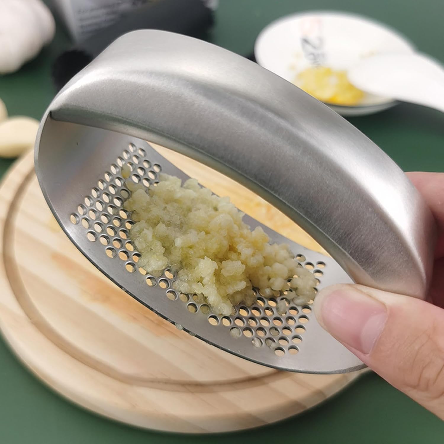 Garlic Press Rocker, Stainless Steel Manual Ergonomic Kitchen Tools, Garlic Mincer Tool Ginger Masher for Camping Picnic BBQ Cooking