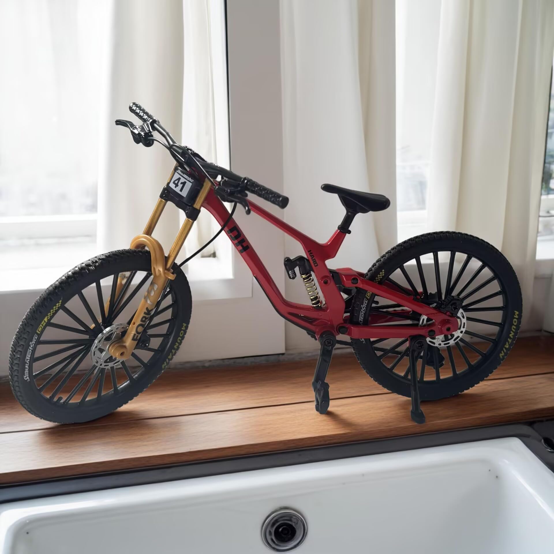 Generico 1: 10 Rapporto in lega pressofusa mini BMX Mountain Bike Finger Bike modello giocattolo da scrivania decorazione artigianale adatto per appassionati di bici, ciclisti, bambini (rosso-41)