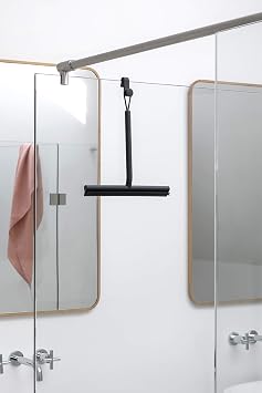 Brabantia سيليكون دش Squeegee مع خطاف ( رمادي غامق ) ممسحة تنظيف ضد خطوط لزجاج الحمام ، البلاستيك ، البلاط - فرشاة مزدوجة وتصميم حافة