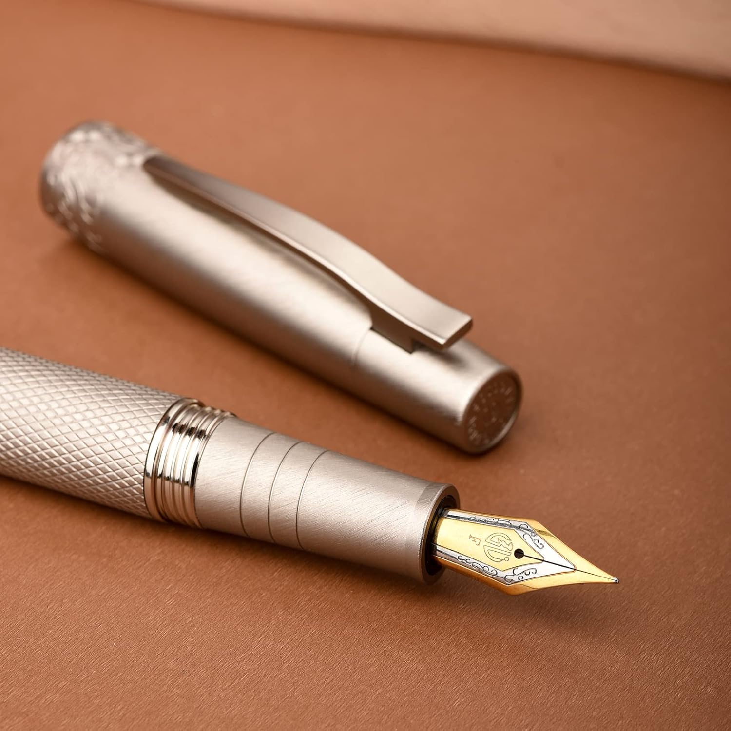 Hongdian 6013 Silver General Fountain Pen, Iridium Gold-silver Fine Nib Solid Metal Writing Pen with Metal Case