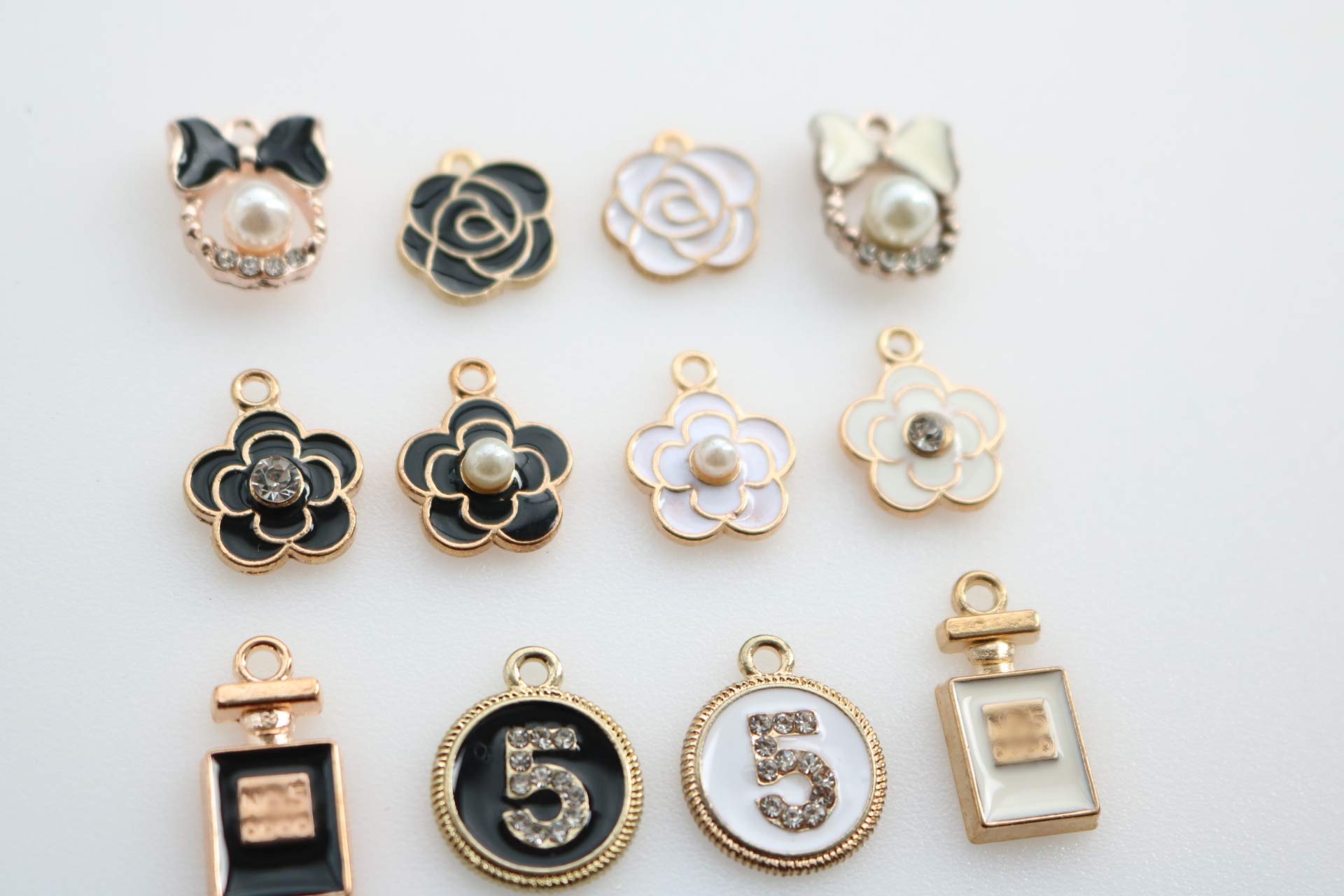 Amazon | 【ハンドメイド素材店】お洒落 チャーム 黒系 12個セット  