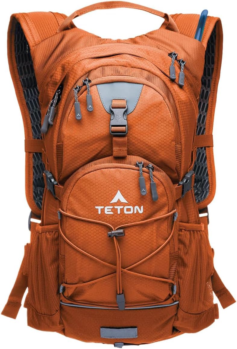 Teton Oasis Trailrunner Hydration Backpack – Lightweight Water Pack with 2L/3L Bladder for Hiking, Running, Cycling, Biking 18L/22L Sizes – Sewn-in Rain Cover – Fits Men and Women