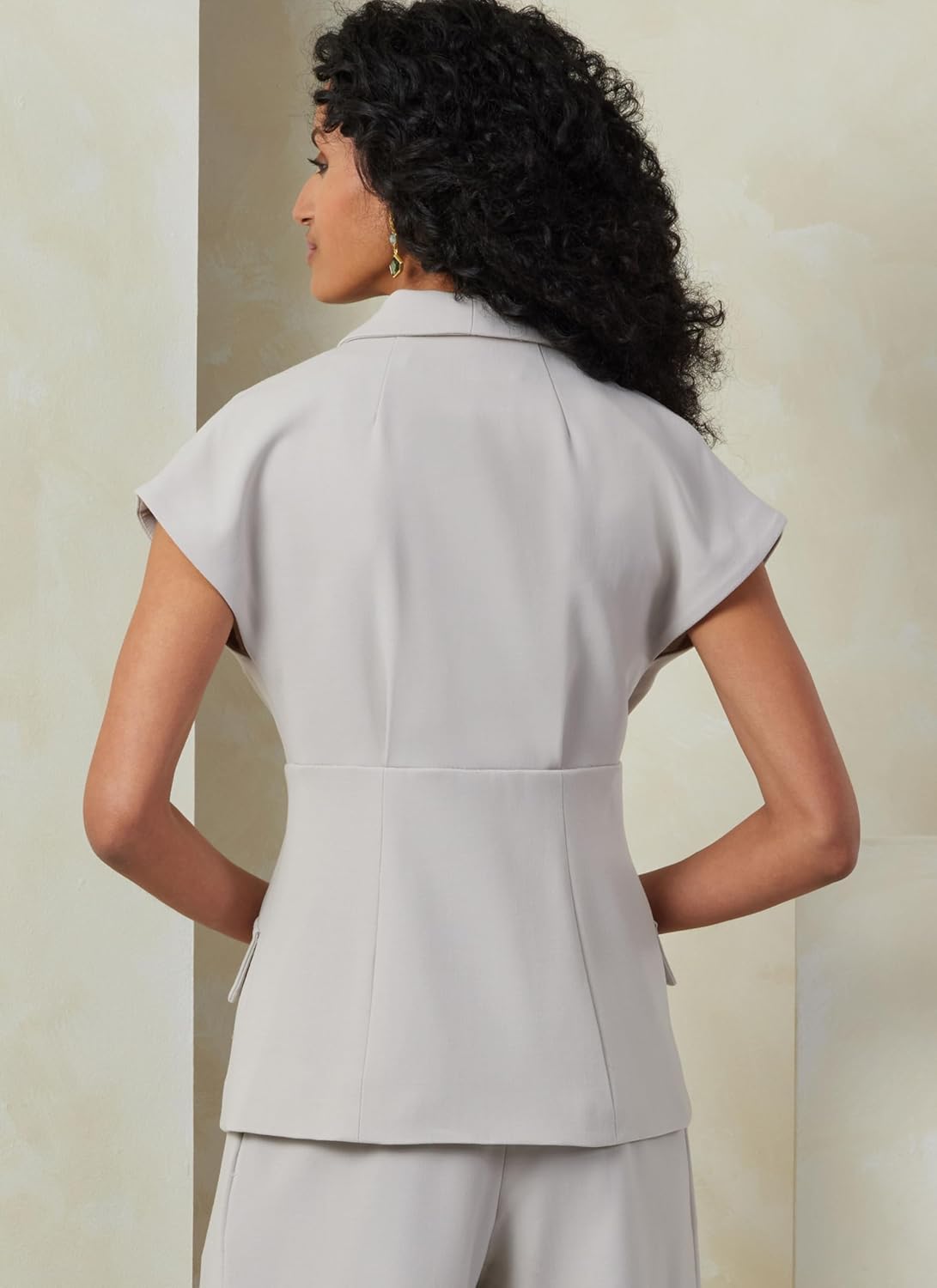 McCall's Misses' Hourglass V-Neck Top, Semi Pants and Fitted Skirt Sewing Pattern Packet, Design Code V2097, 16-18-20-22-24, Multicoloured