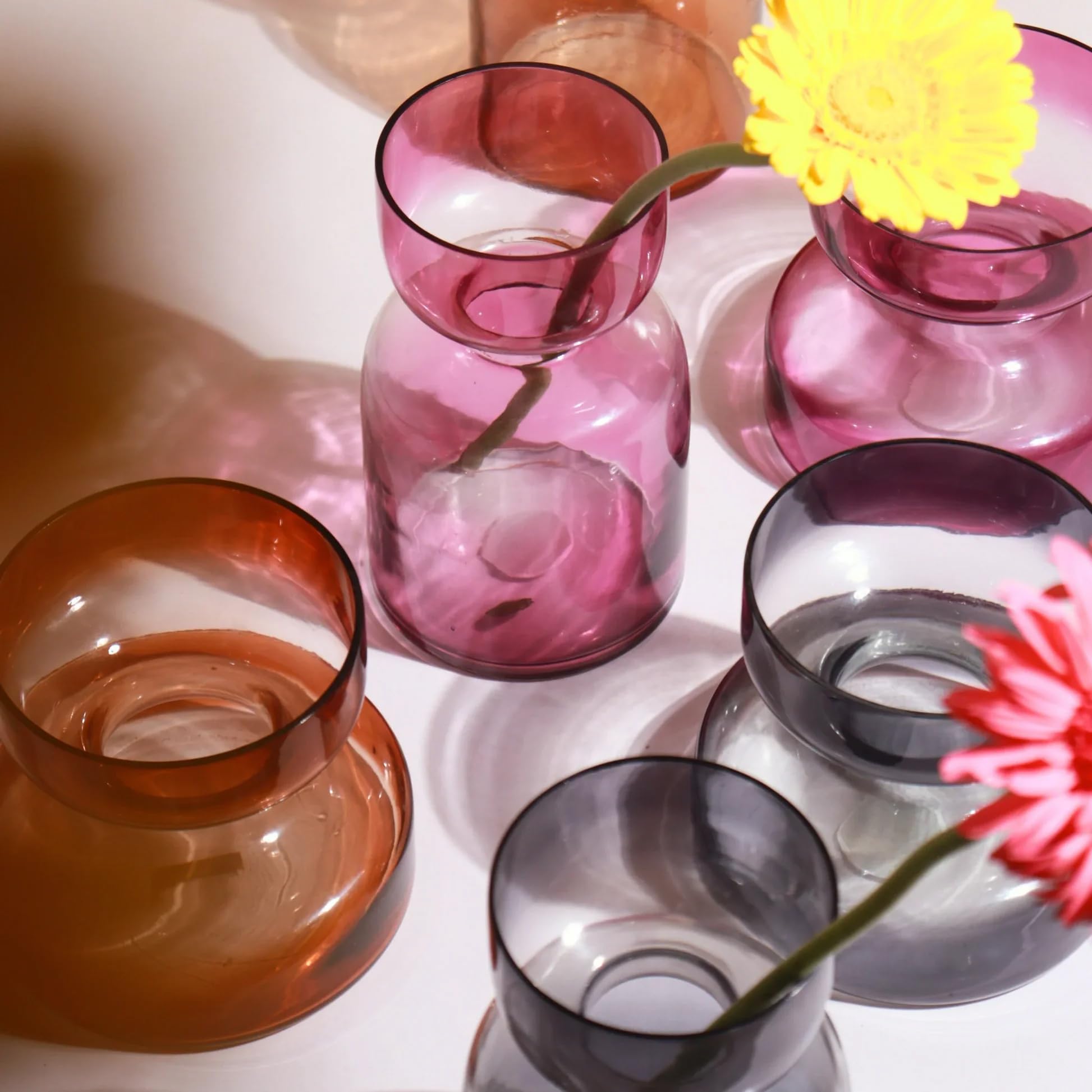 Glasvase in Lilaton – Dekorative Blumenvase aus Glas, kunstvoll handgefertigt, modern & elegant – Für Wohnzimmer, Esstisch & Regaldeko, 2er Set: 13,9cm x 12,7 cm und 20,3cm x 10,1 cm