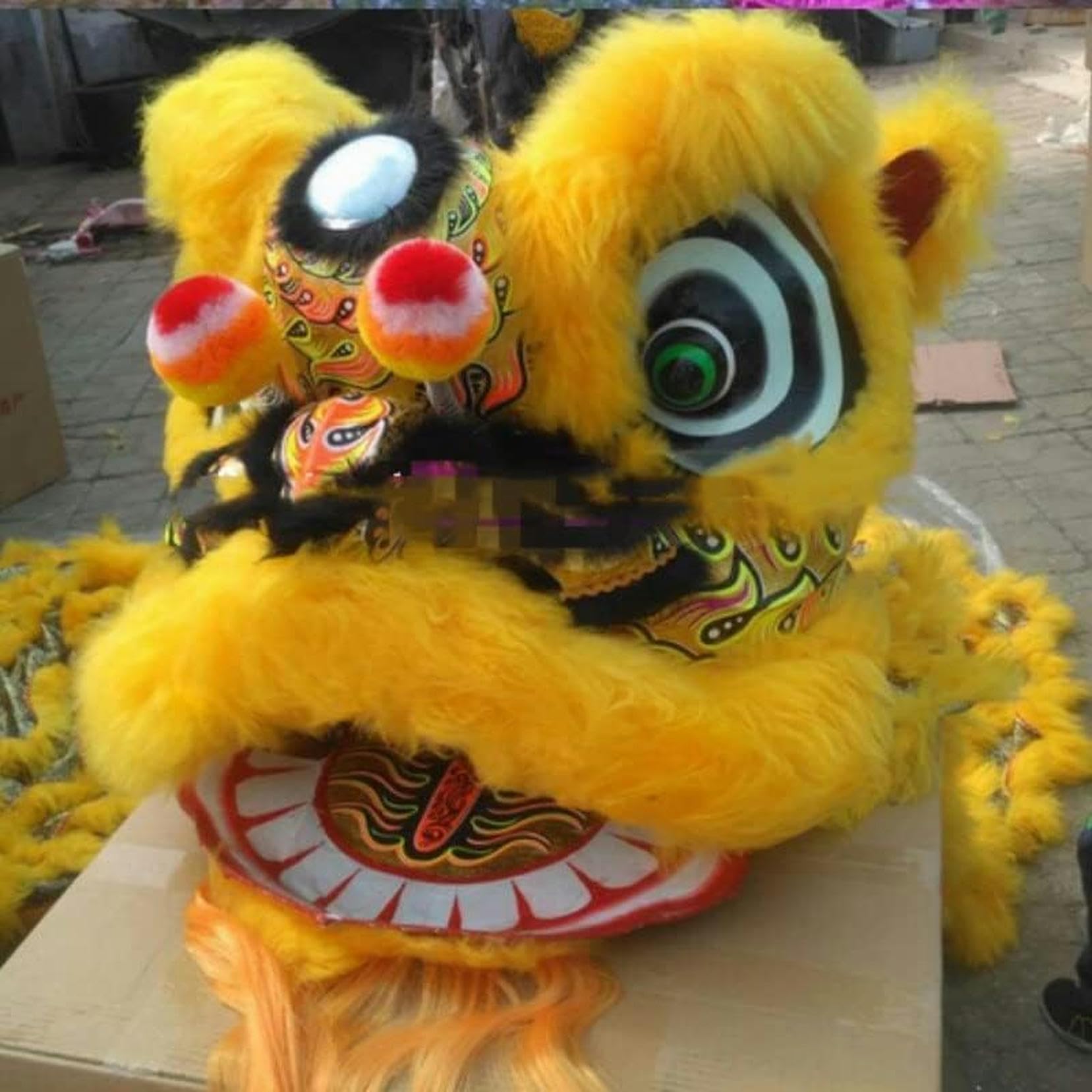 Głowa tańca lwa chińskiego Tradycyjna sztuka ludowa z jedwabiu na występy festiwalowe